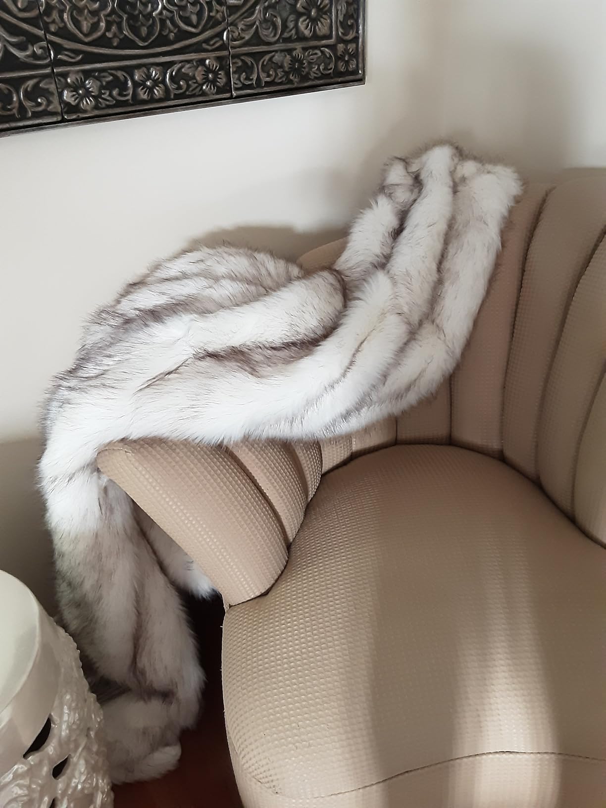 BATTILO Luxury Brown Faux Fur Throw Blanket for Couch,50