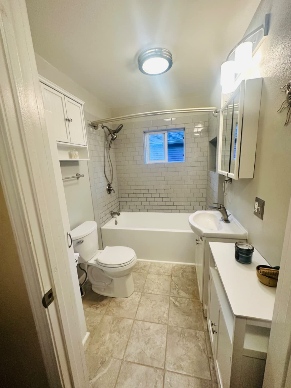 Fine Fixtures Acrylic, Fiberglass Alcove Soaking Bathtub with Integral Apron Front in Glossy White - Left Hand Drain, 48