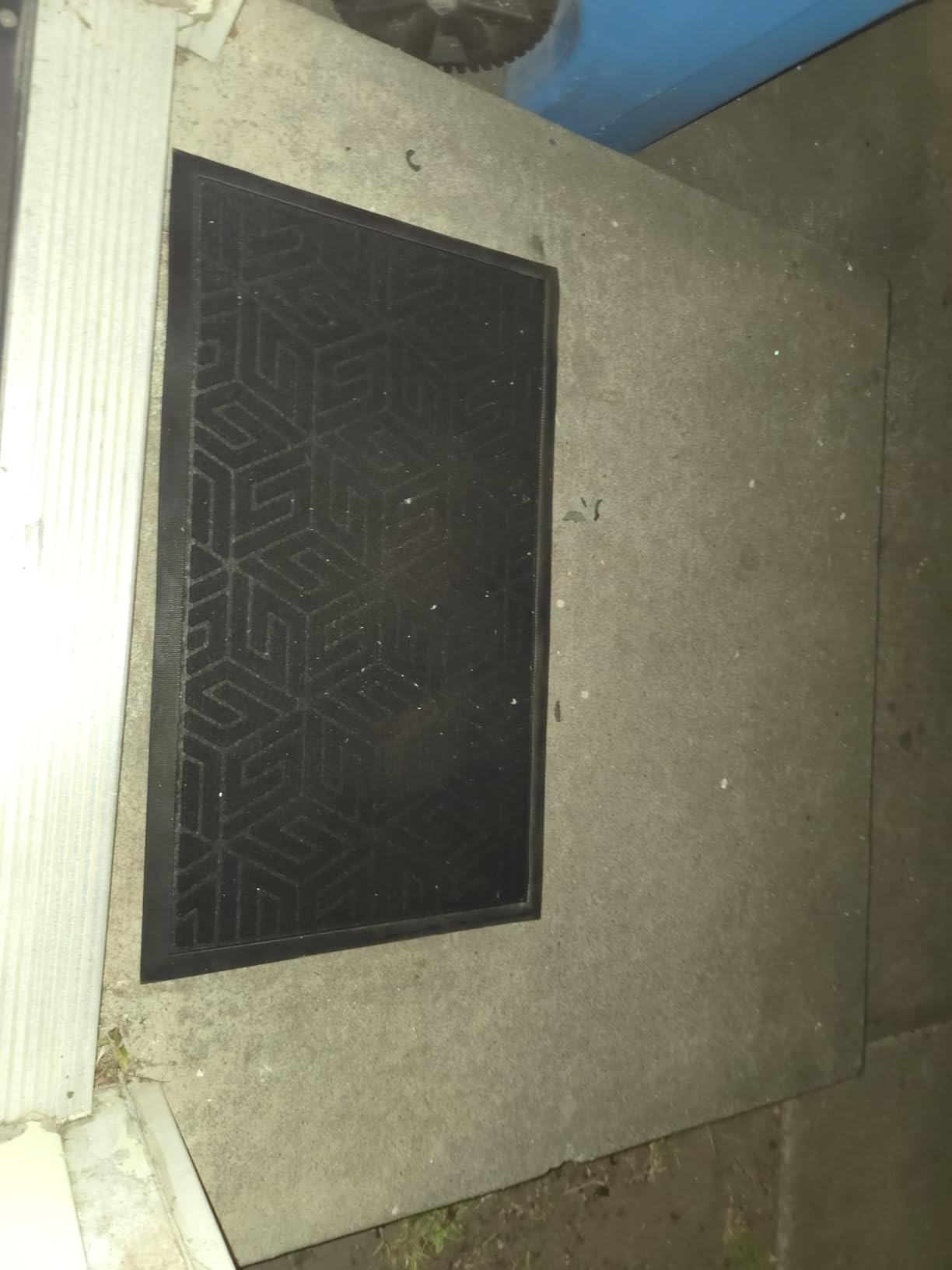 Yimobra Front Door Mat for Outside Entrance, Black, 29.5x17 customer photo 2