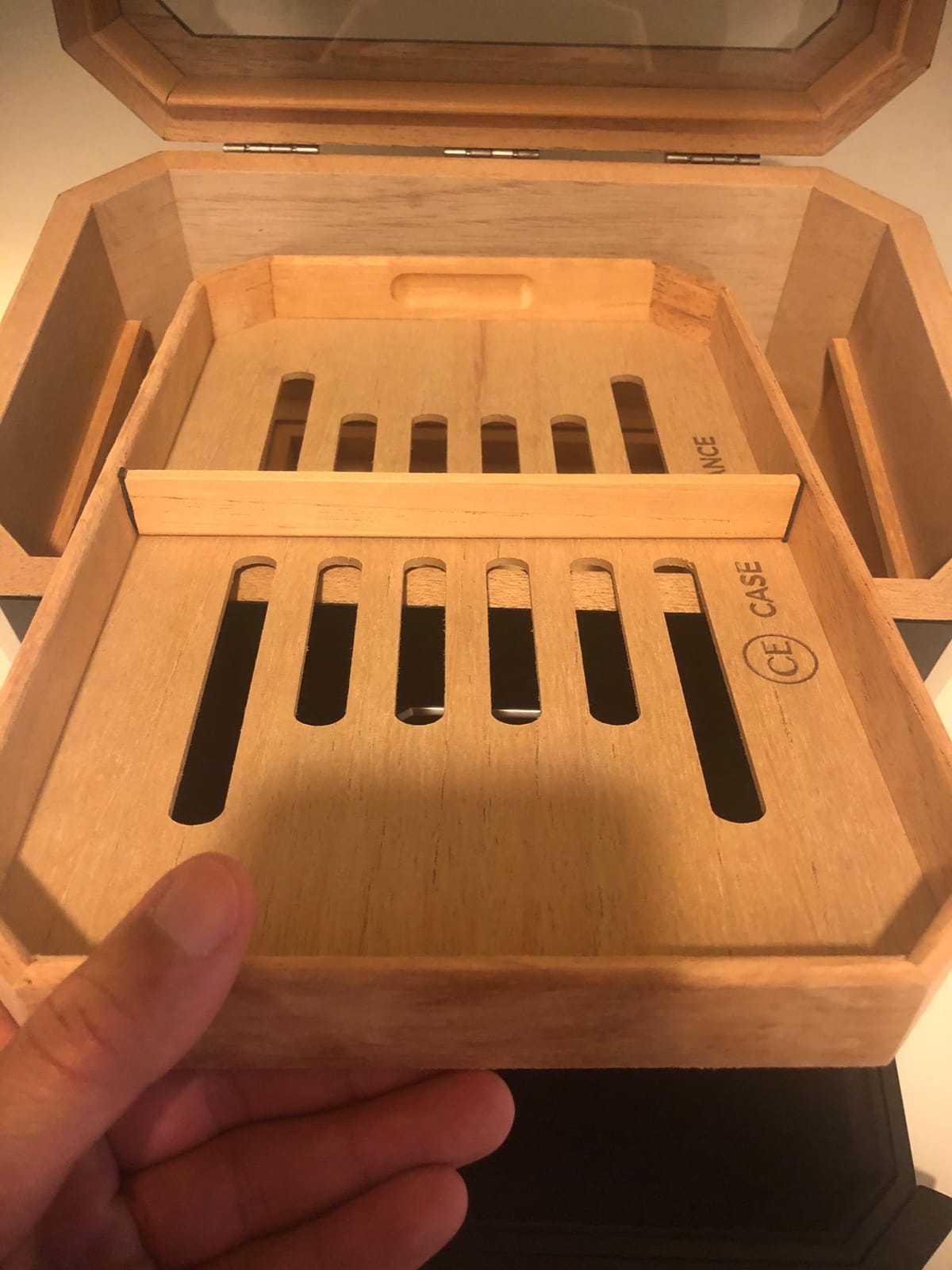 CASE Elegance Large Octodor Black Cedar Humidor with Digital Hygrometer, Humidification System and Accessory Drawer - Can Hold (50-100 Cigars) customer photo 1