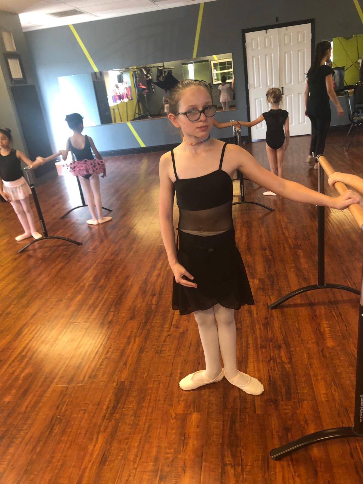 Ballet Barre Portable for Home or Studio, Freestanding Adjustable Bar for Stretch, Balance, Pilates, Dance or Active Workouts, Single or Double Bar, Kids and Adults customer photo 1