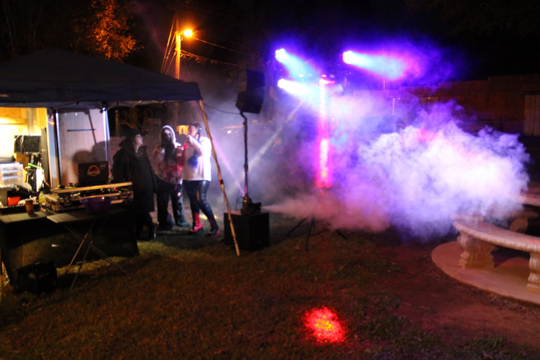 VIRFUN Fog Machine, Smoke Machine with Remote Control for Halloween, Party | Wireless&Wired Remote Control, for Halloween, Party, Outdoor, Indoor and Stage Effect, 400W customer photo 2