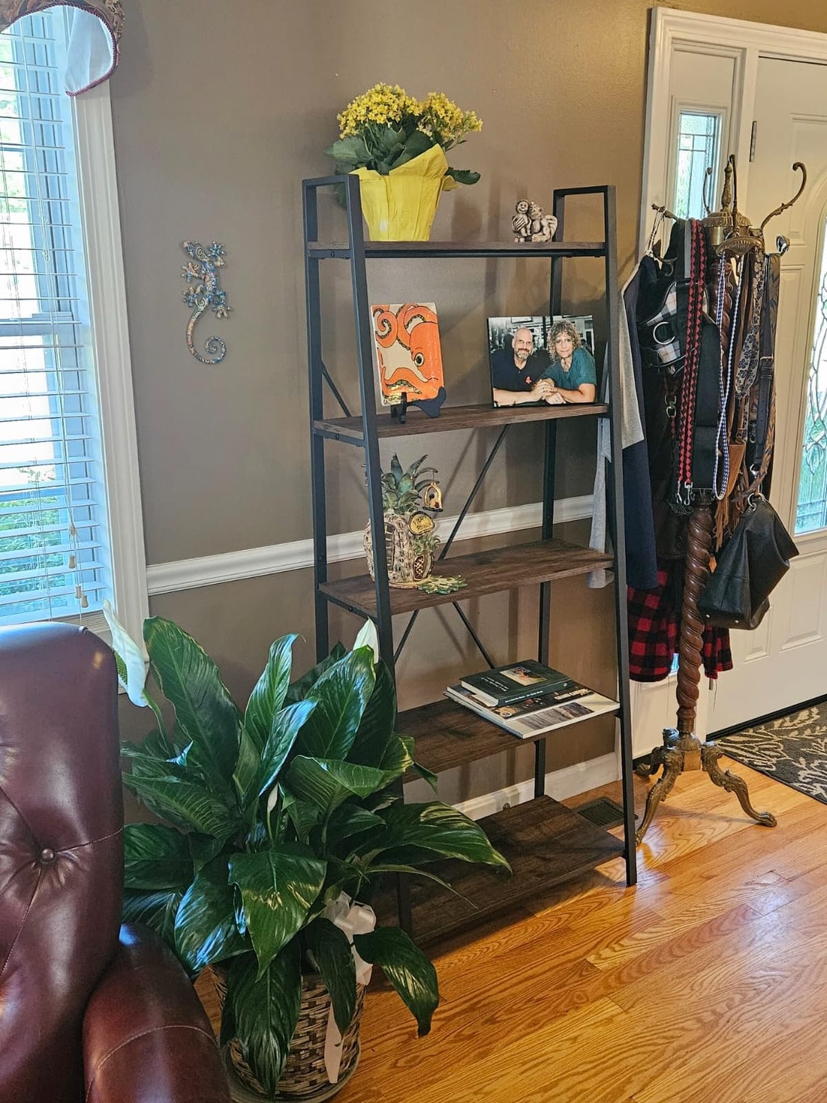 BON AUGURE 5-Tier Ladder Shelf, Industrial Leaning Bookcase, Wood and Metal Ladder Bookshelf for Living Room, Bedroom, Kitchen, Home Office (Grey Oak) customer photo 1