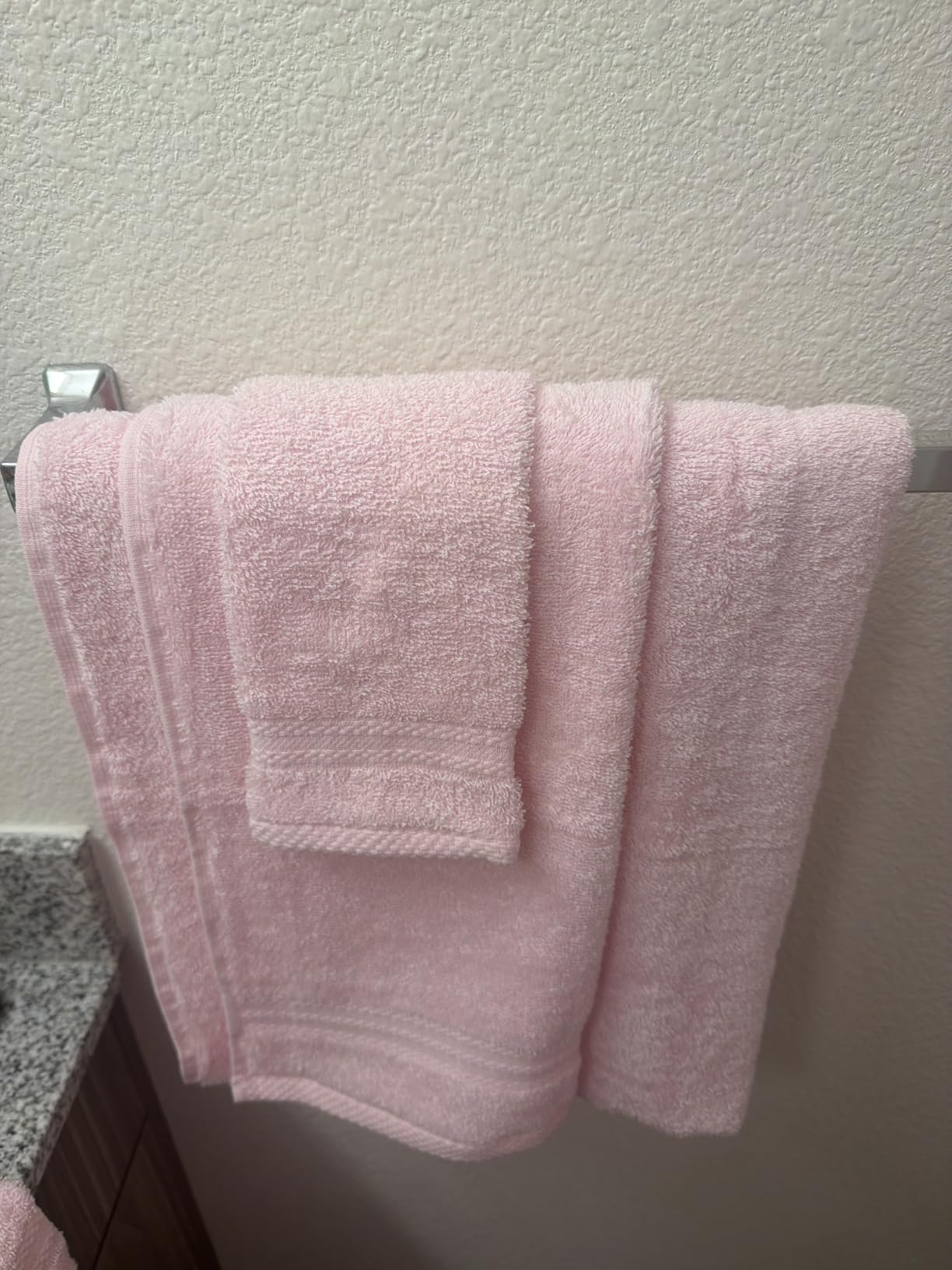 GLAMBURG Ultra Soft 8-Piece Towel Set - 100% Pure Ringspun Cotton, Contains 2 Oversized Bath Towels 27x54, 2 Hand Towels 16x28, 4 Wash Cloths 13x13 - Ideal for Everyday use, Hotel & Spa - Pink customer photo 2