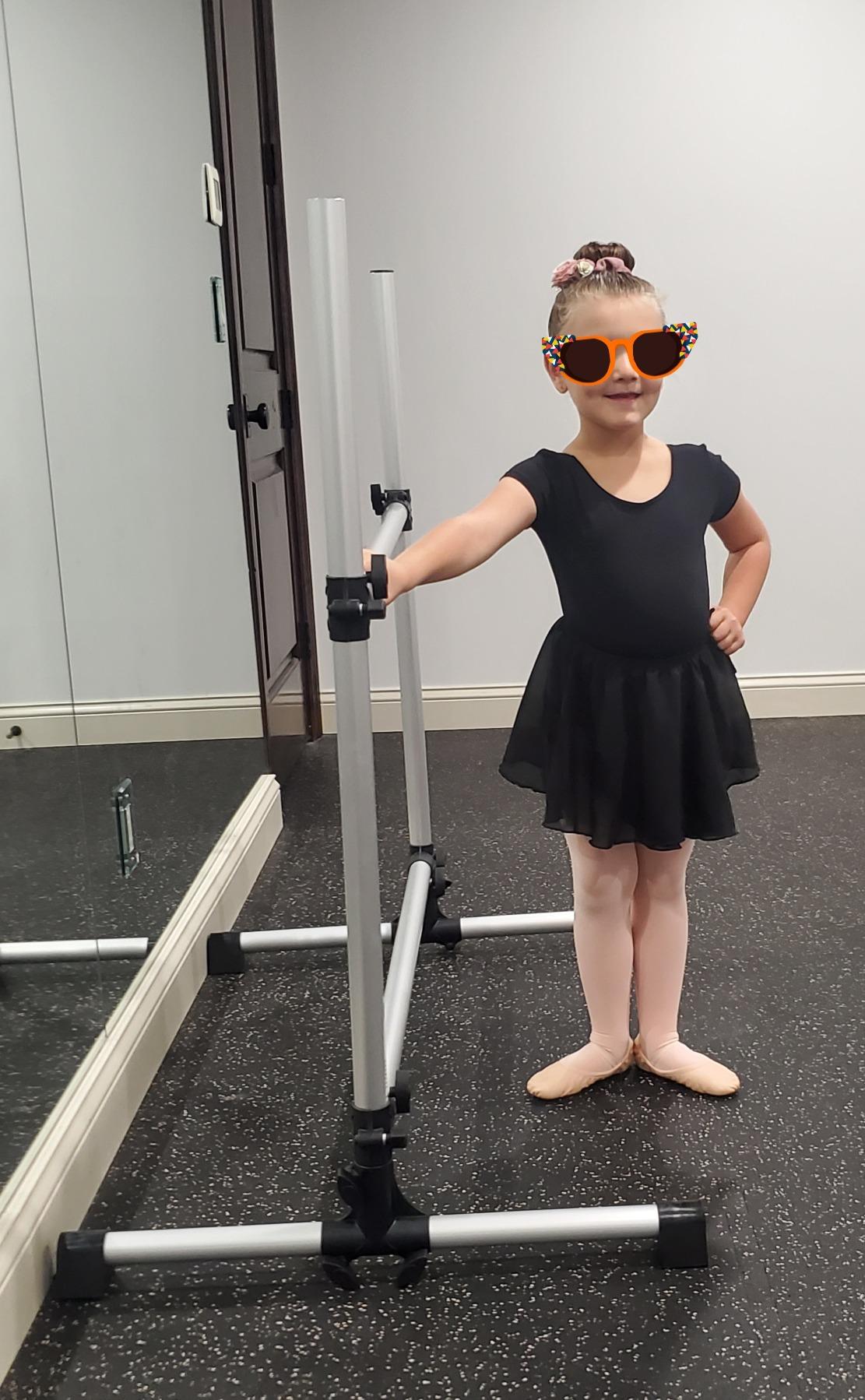 FC FUNCHEER Adjustable Ballet Barre,Portable Dance bar,Fitness Equipment for Dance & Balance Excercise,Super Sturdy for Balance Workout,Weight Limit 250 LBS customer photo 1