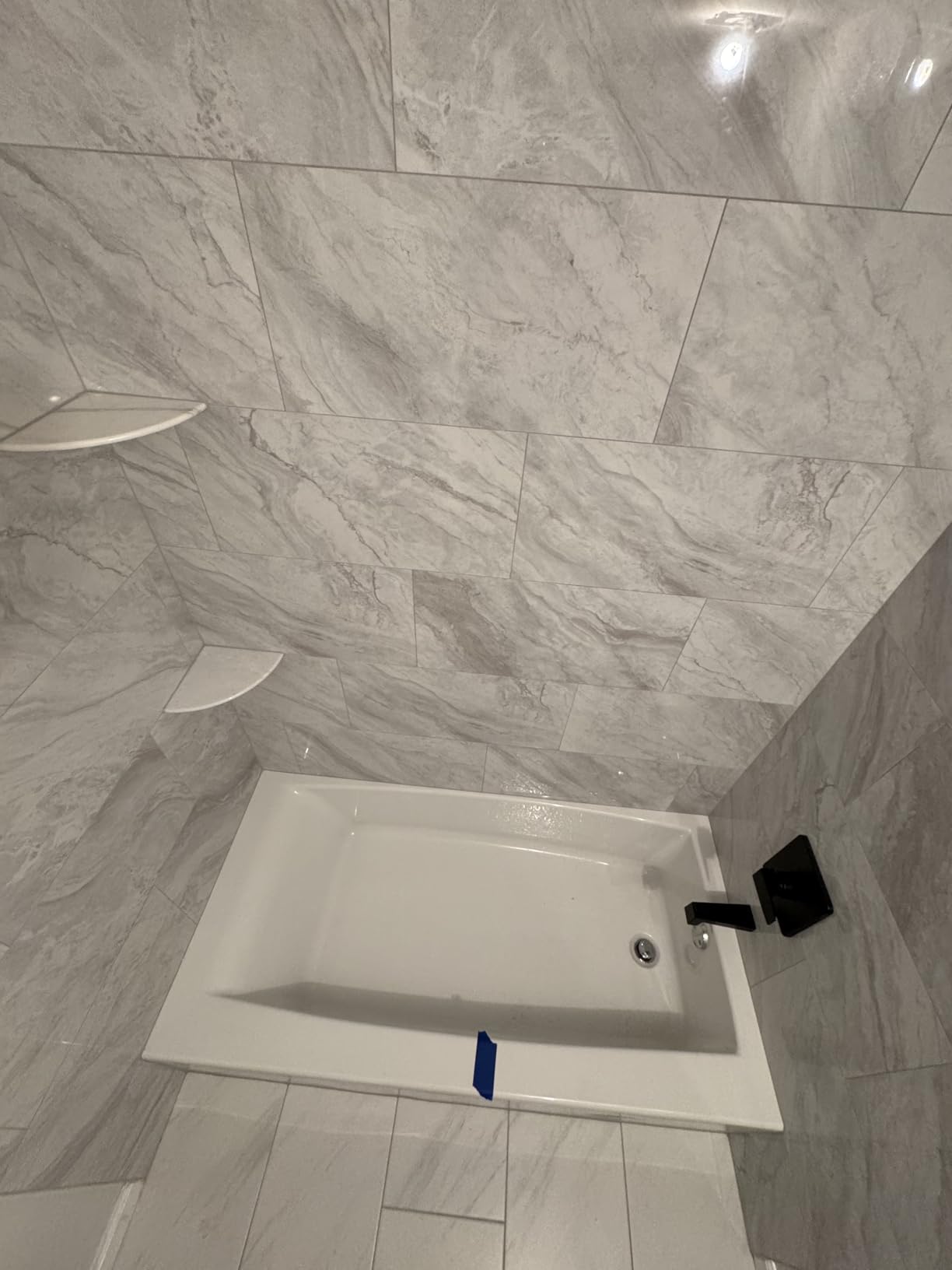 KOHLER K-26109-RA-0 Entity 60-Inch x 30-Inch Alcove Bath with Integral apron, integral flange and right hand drain, White customer photo 1