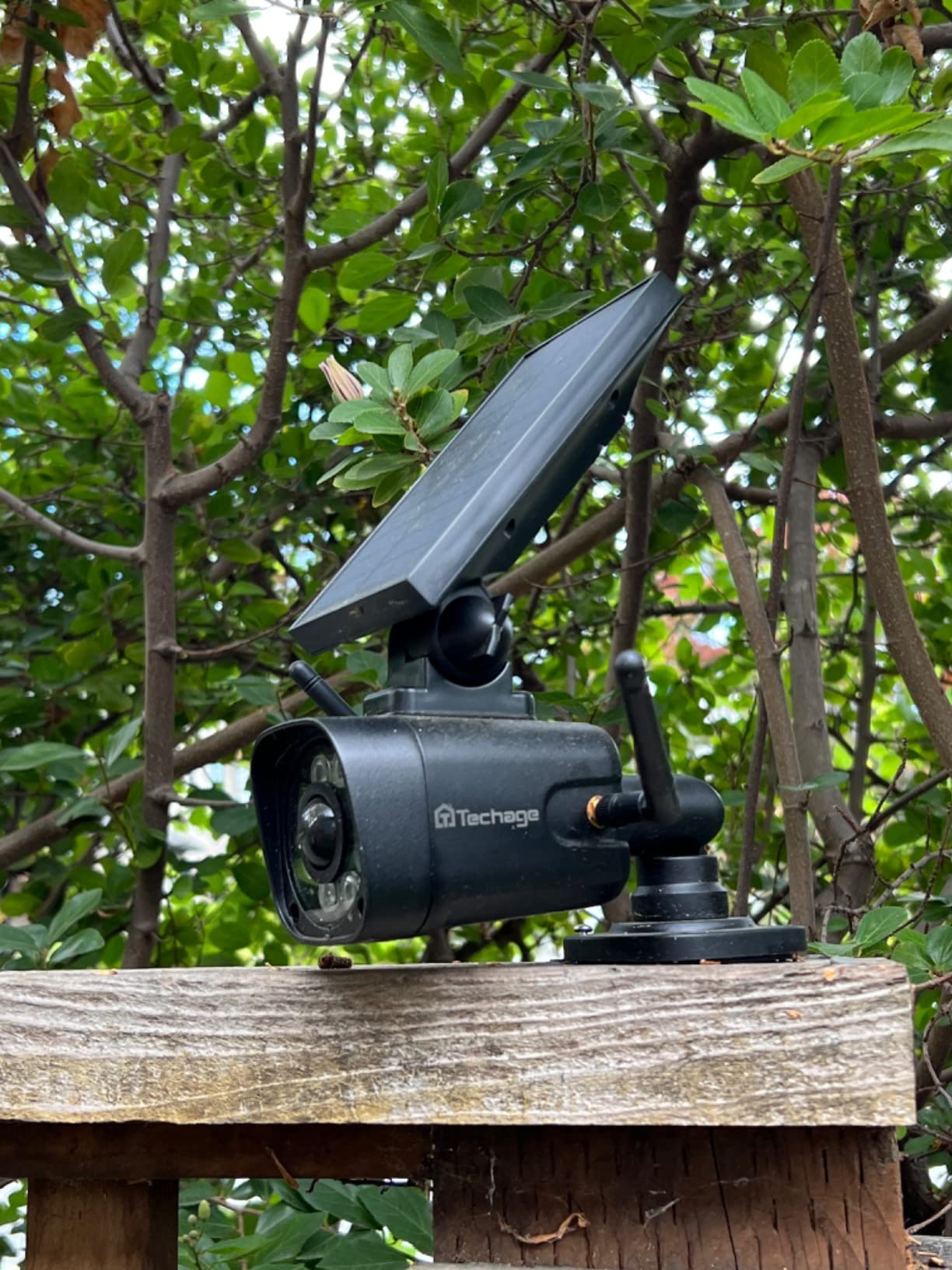 Techage SL669 Solar Battery Powered Fake Security Camera Motion Light Black customer photo 1