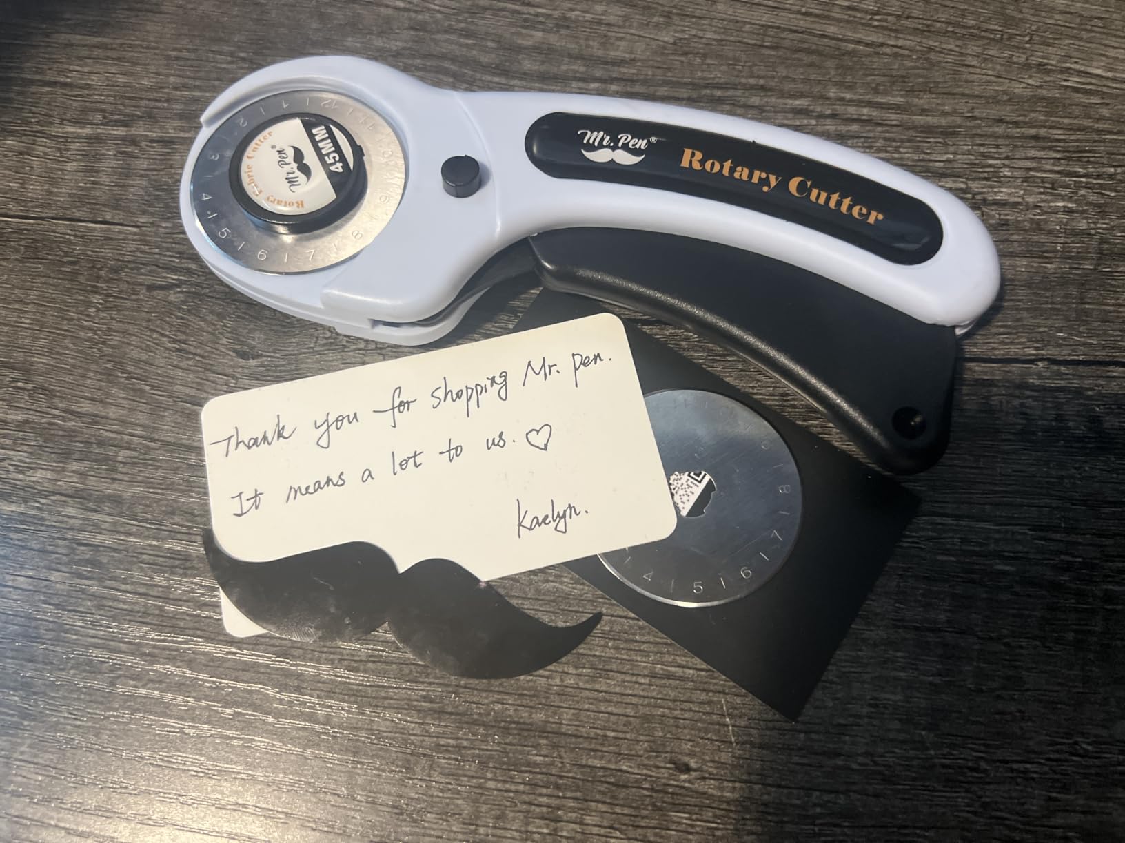Mr. Pen- 45mm Rotary Cutter with 1 Extra Blade, Ergonomic Handle customer photo 2