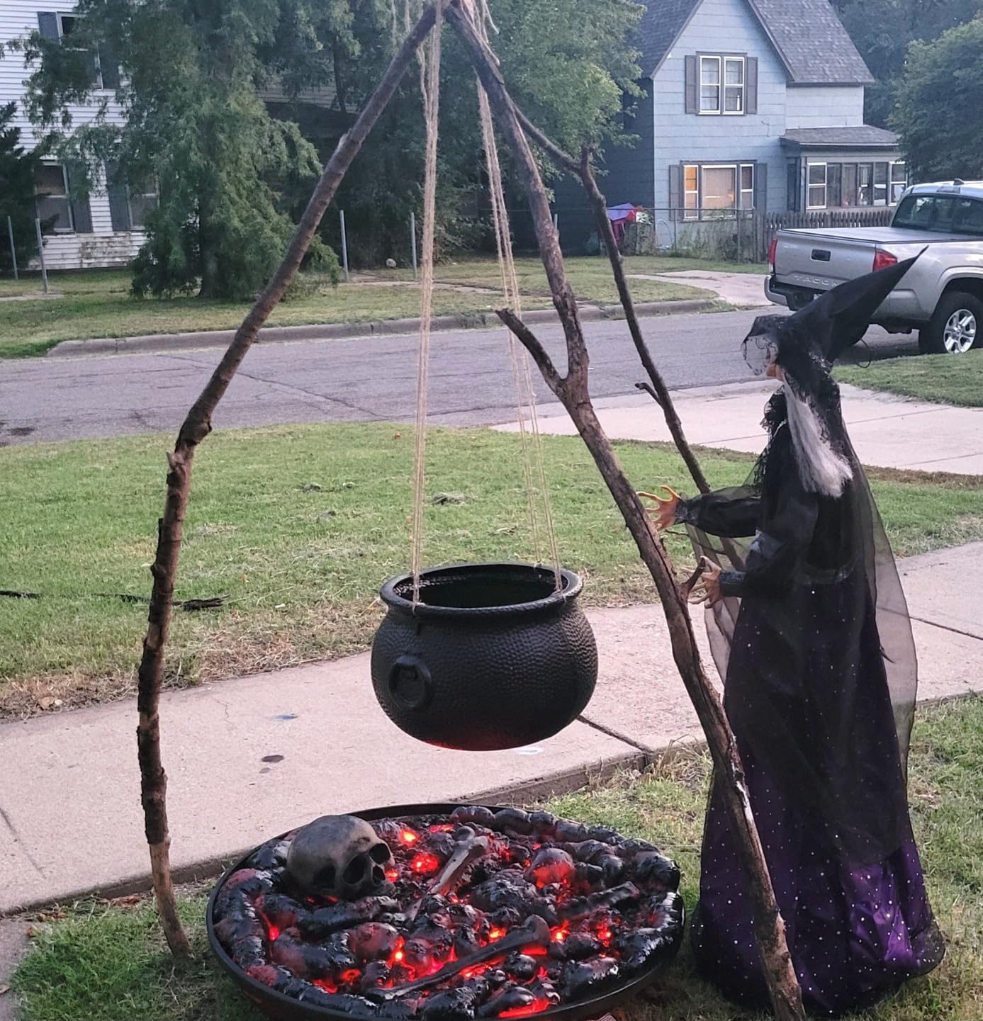 JOYIN 47” Animated Witch Halloween Decorations Outdoor Indoor, Scary Halloween Animatronics Decor, Hanging Ghost Talking Sound Activated Led Lights Eyes Haunted House Yard Garden Lawn customer photo 2