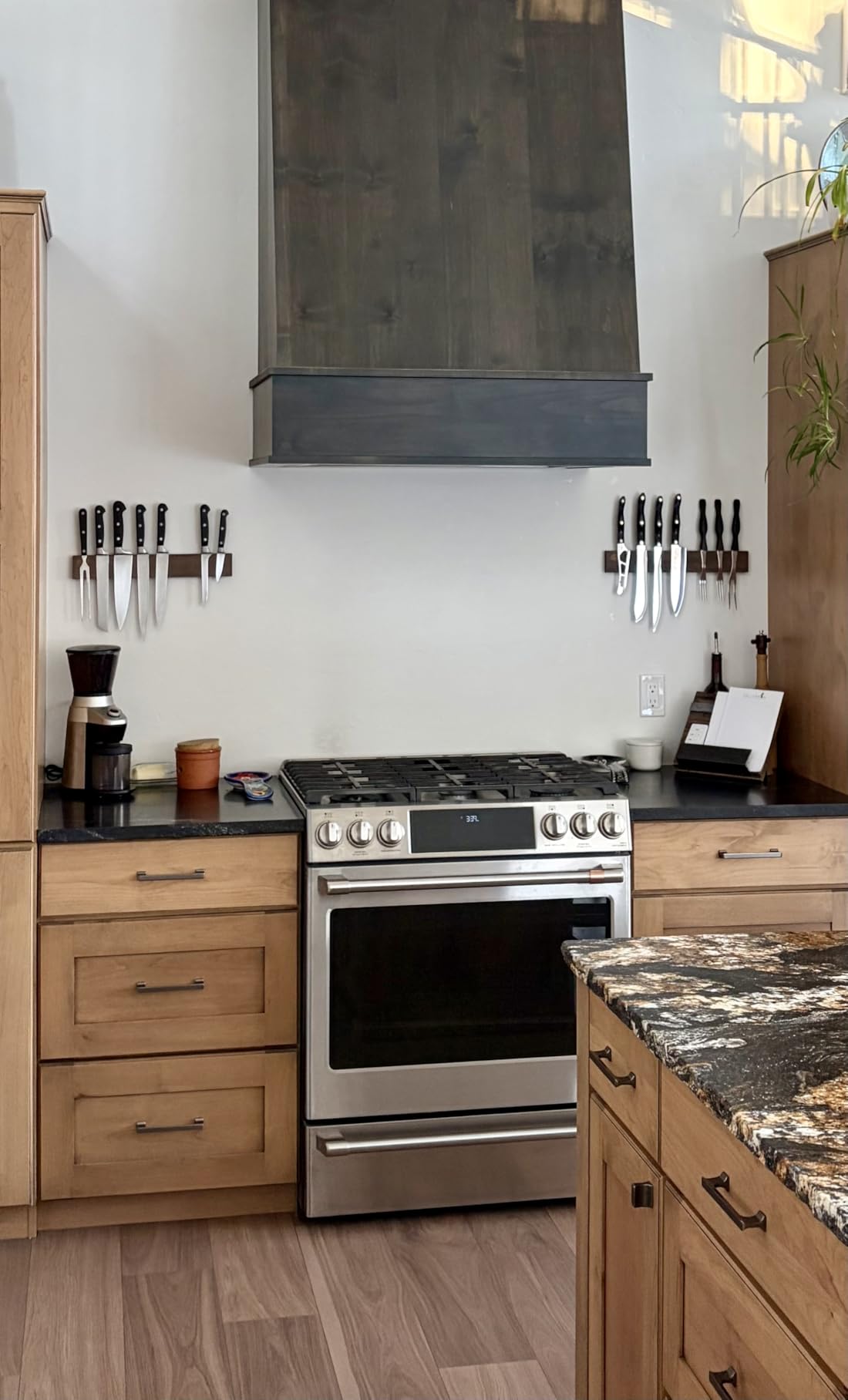 FINDKING Ash Wood Magnetic Knife Strip, Magnet Utensil Holder for Wall, Refrigerator, Wooden Rack for Kitchen Knives, No Drill (Deep Grey, 18 Inches, Without Knives) customer photo 1