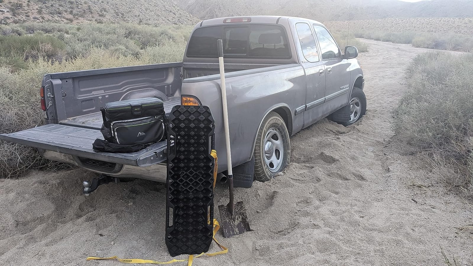 BUNKER INDUST Off-road Traction Boards with Jack Base,Pair Recovery Track 4X4 Jeep Truck Emergency Tire Traction Mat with Bag -Sand, Mud, Snow Tracks Black Traction Pad (Gen 7th) customer photo 1