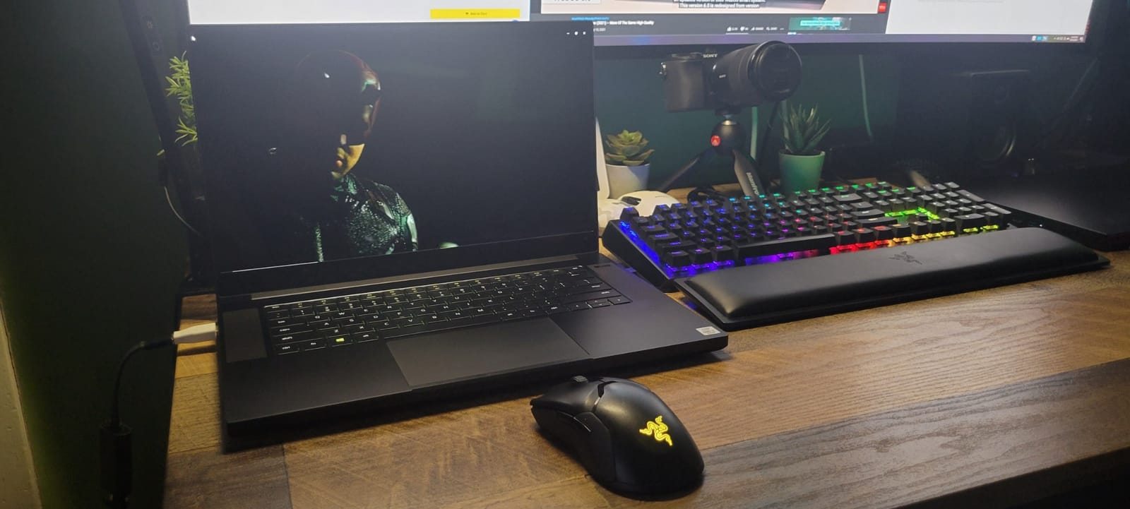 Razer Blade 15 Base Gaming Laptop 2020: Intel Core i7-10750H 6-Core, NVIDIA GeForce RTX 2070 Max-Q,15.6