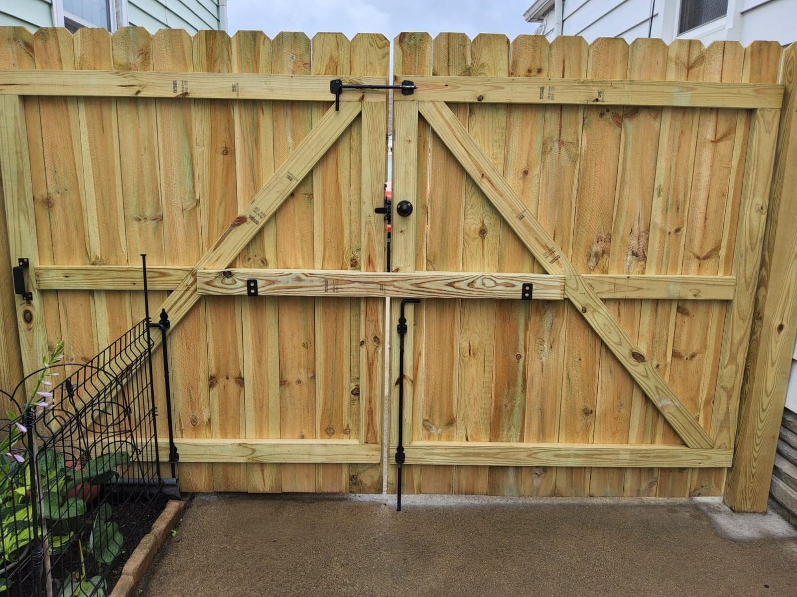 2x4 (1.5x3.5 inch) Door Barricade Brackets (2 pcs) | Drop Open Bar Holder Steel U Bracket for 2 by 4 Lumber as Security Door Reinforcement, Door Jammer, Tool Hanger for Home, Barn, Shed, Garage, Gate customer photo 1