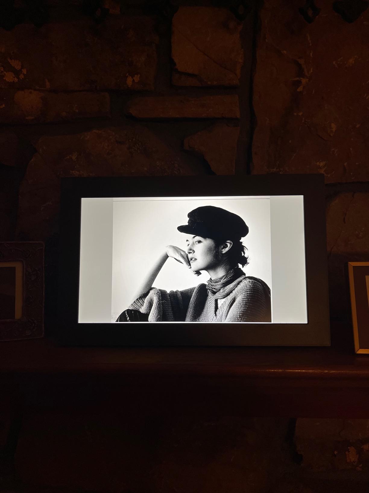 Meural Digital Photo Frame with WiFi 13.5