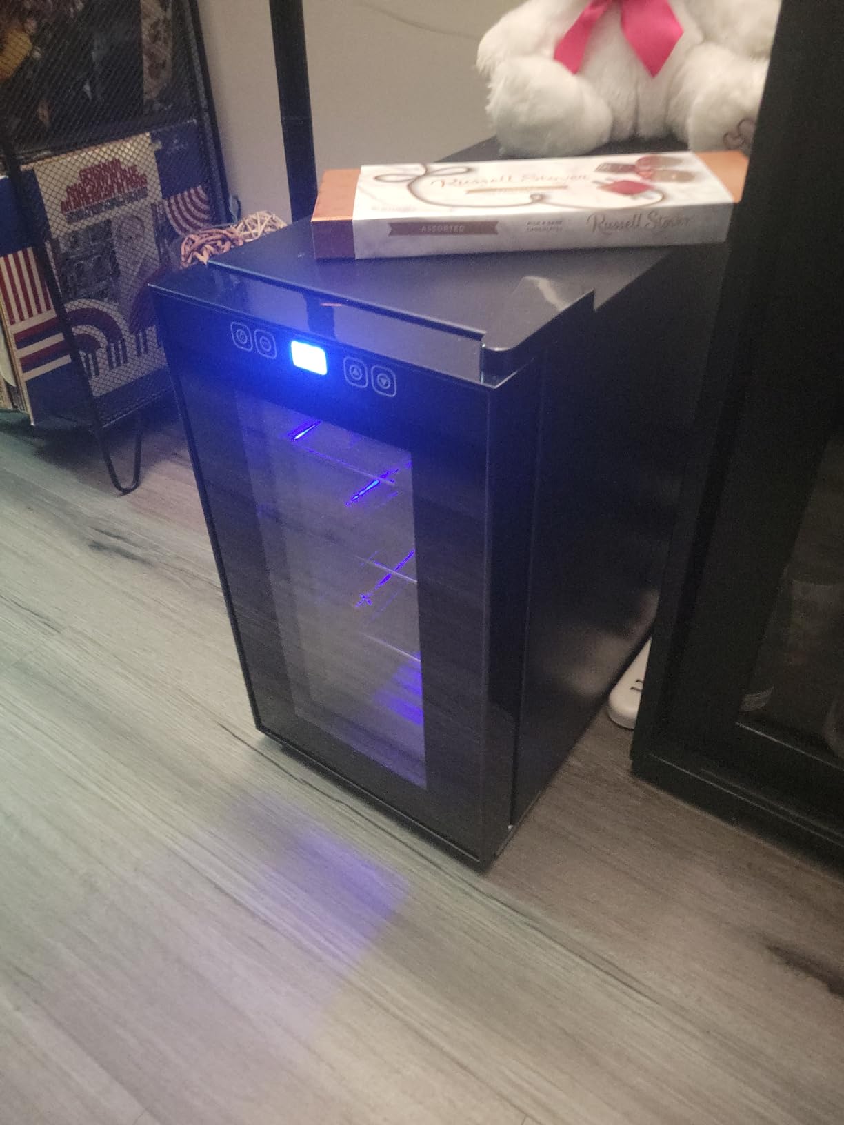 BLACK+DECKER 8-Bottle Thermoelectric Wine Cellar, BD60026, Black customer photo 1
