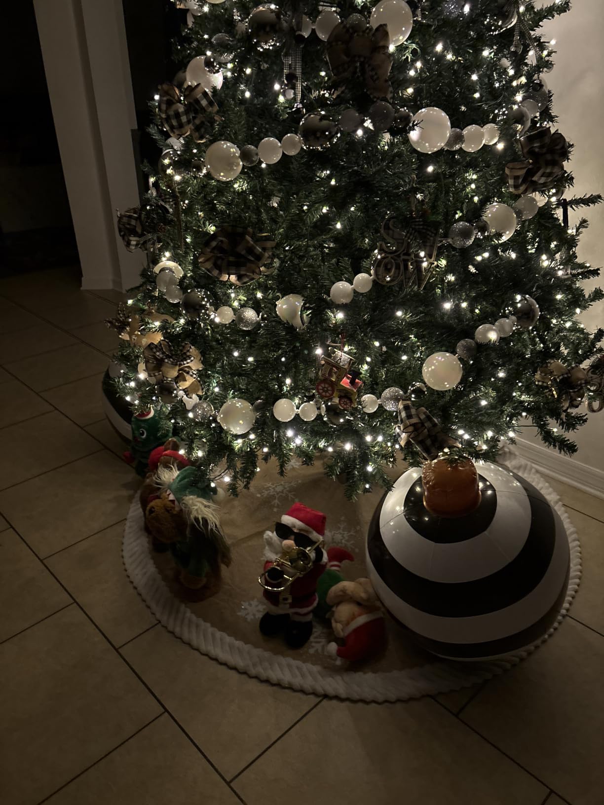 OurWarm Christmas Tree Skirt 48inch, White Snowflake Fur Burlap Tree Skirt for Xmas Decor Festive Holiday Decorations Indoor Outdoor customer photo 2