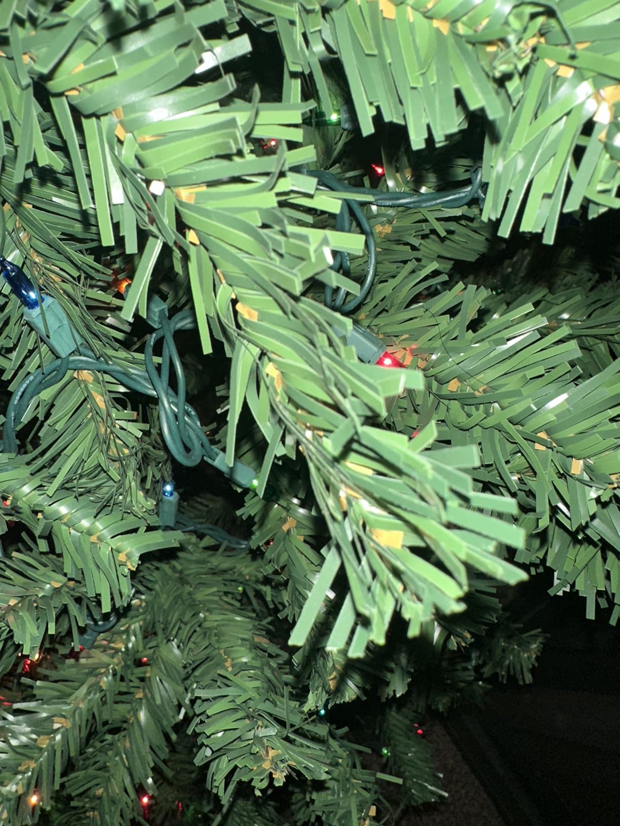 Yaheetech 7.5ft Artificial Christmas Spruce Tree, Realistic Premium Unlit customer photo 1