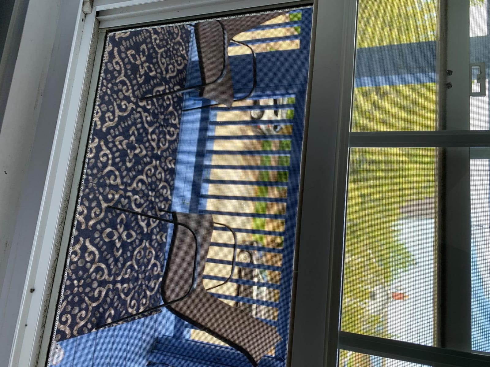 Gertmenian Indoor Outdoor Classic Flatweave Area Rug, Stain & UV Resistant Carpet, Deck, Patio, Poolside & Mudroom, 6x9 Ft Medium, Floral Medallion, Navy Blue, 21769 customer photo 2