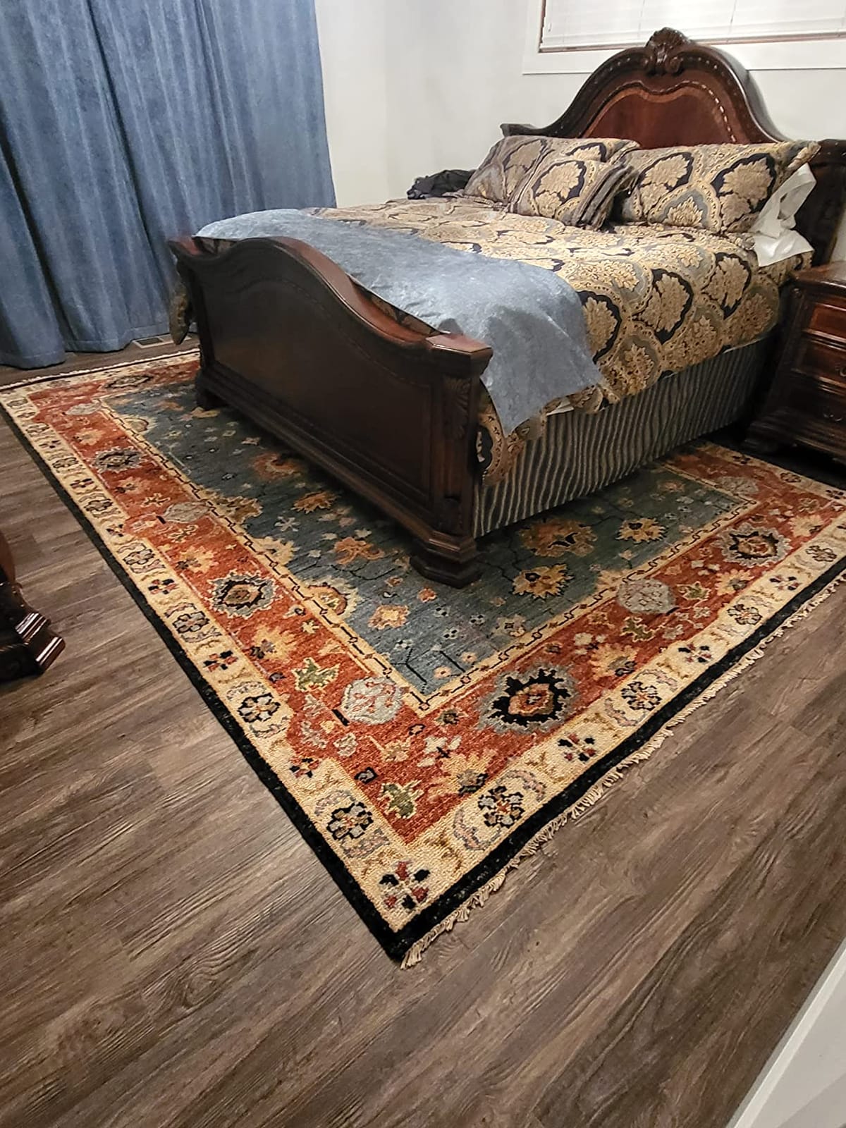 SAFAVIEH Samarkand Collection Area Rug - 6' x 9', Red & Blue, Hand-Knotted Traditional Oriental Wool, Ideal for High Traffic Areas in Living Room, Bedroom (SRK117Q) customer photo 1