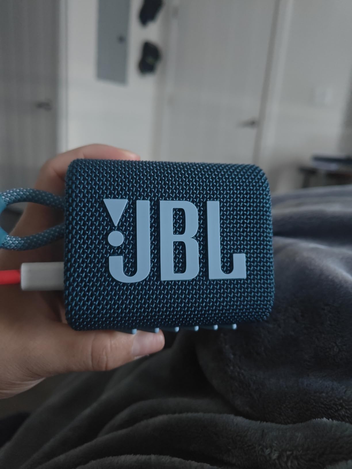 JBL Go 3 - Portable Mini Bluetooth Speaker, big audio and punchy bass, IP67 waterproof and dustproof, 5 hours of playtime, speaker for home, outdoor and travel (Black) customer photo 2