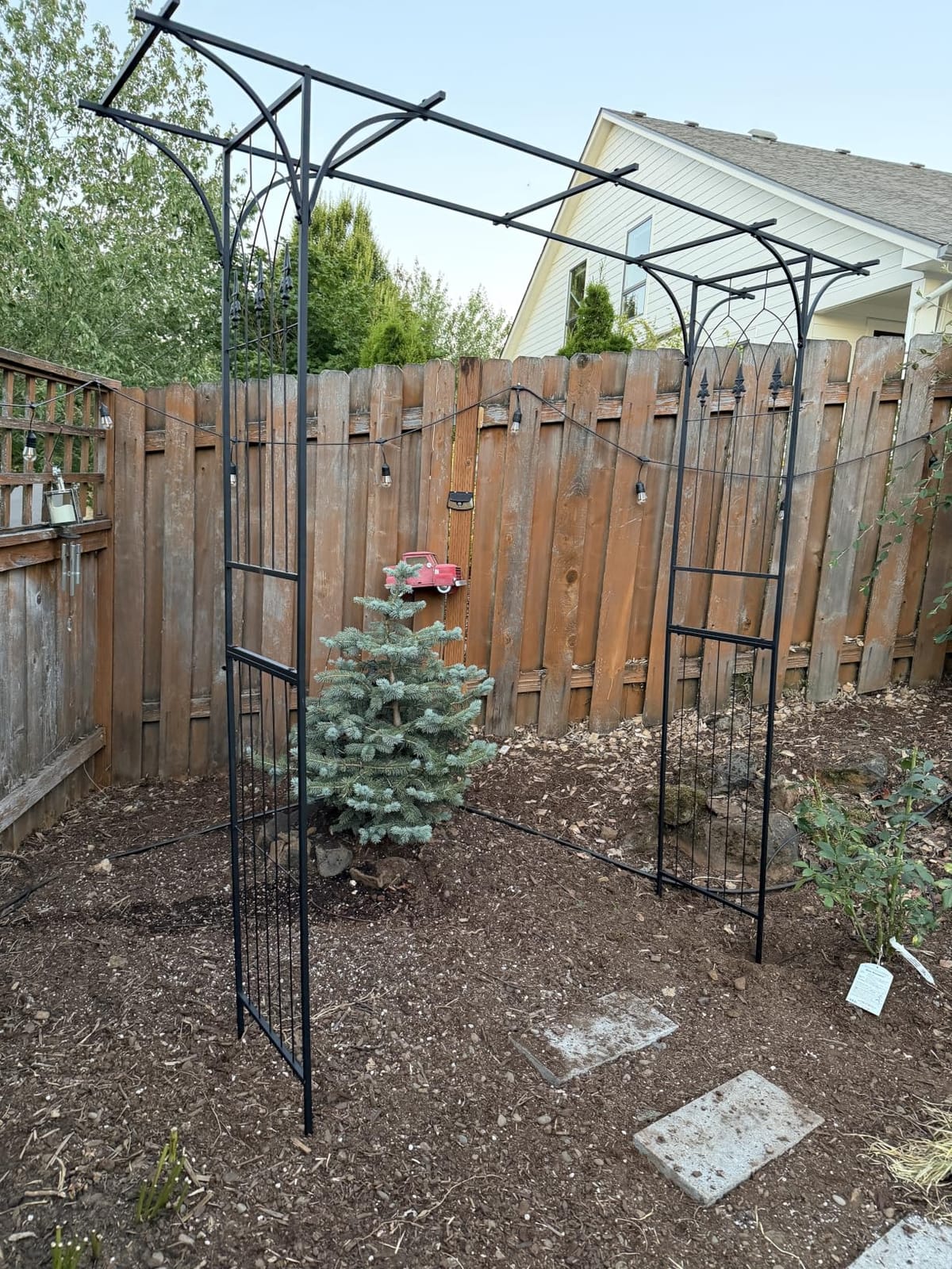 VINGLI Garden Arbor, Arch Archway for Wedding Ceremony Party, Steel Garden Trellis for Plant Climbing, Christmas Decorations Pergola for Backyard, Lawn, for Hallowmas (Black) customer photo 2