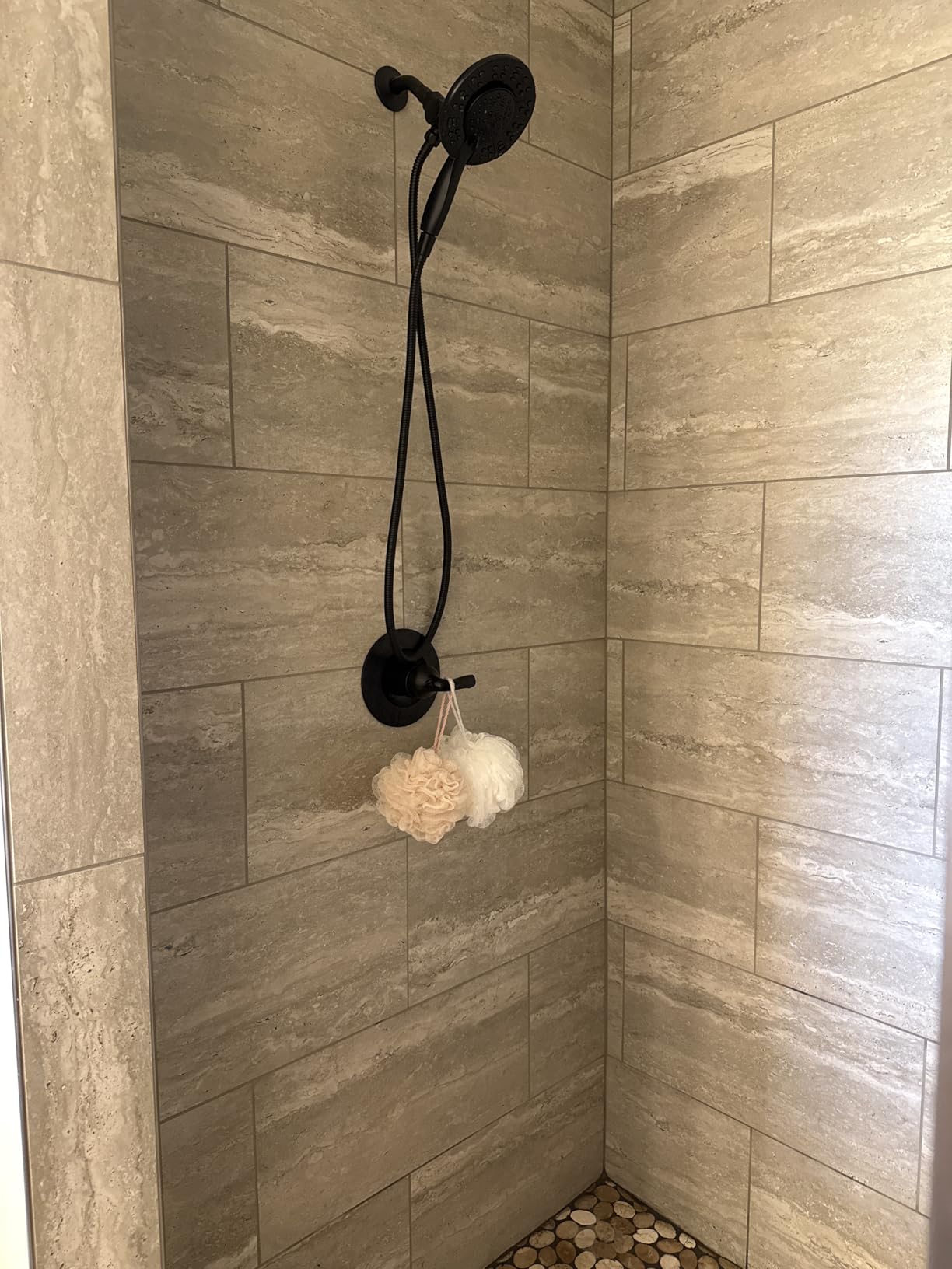 Delta Arvo 14 Series Matte Black Shower Faucet Set with In2ition 2-in-1 Dual Shower Head with HandHeld Spray Combo, Valve Trim Kit, Matte Black 142840-BL-I (Valve Included) customer photo 2