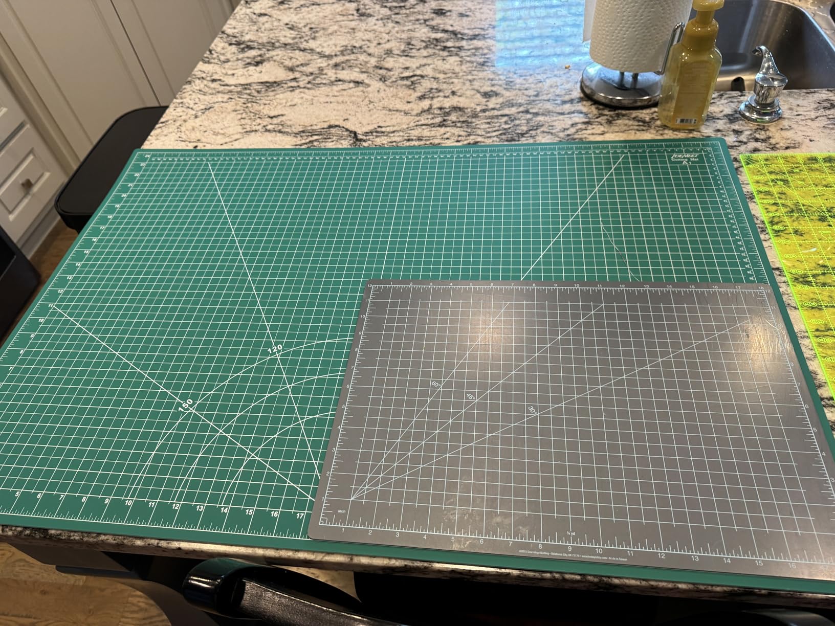 Density-upgraded Self Healing Cutting Mat, 18inch x 12inch Craft Cutting Mat for Table Protection, 5-Ply Rotary Cutting Board Double-sided for Cutting Quilting Modeling Projects, Green customer photo 2