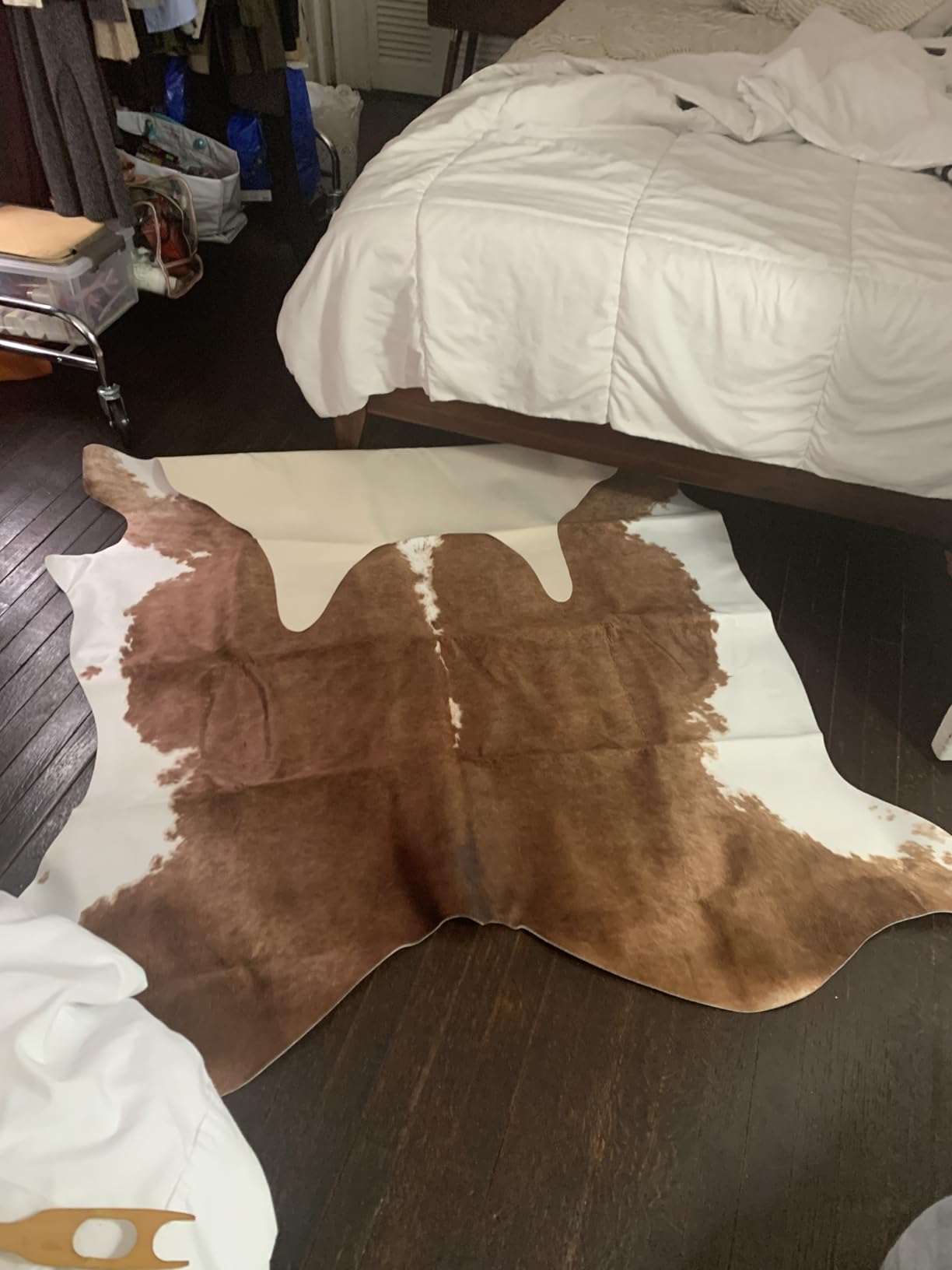 BENRON Faux Cowhide Rug, Cow Print Rug for Living Room Bedroom 4.6x5.2ft customer photo 1