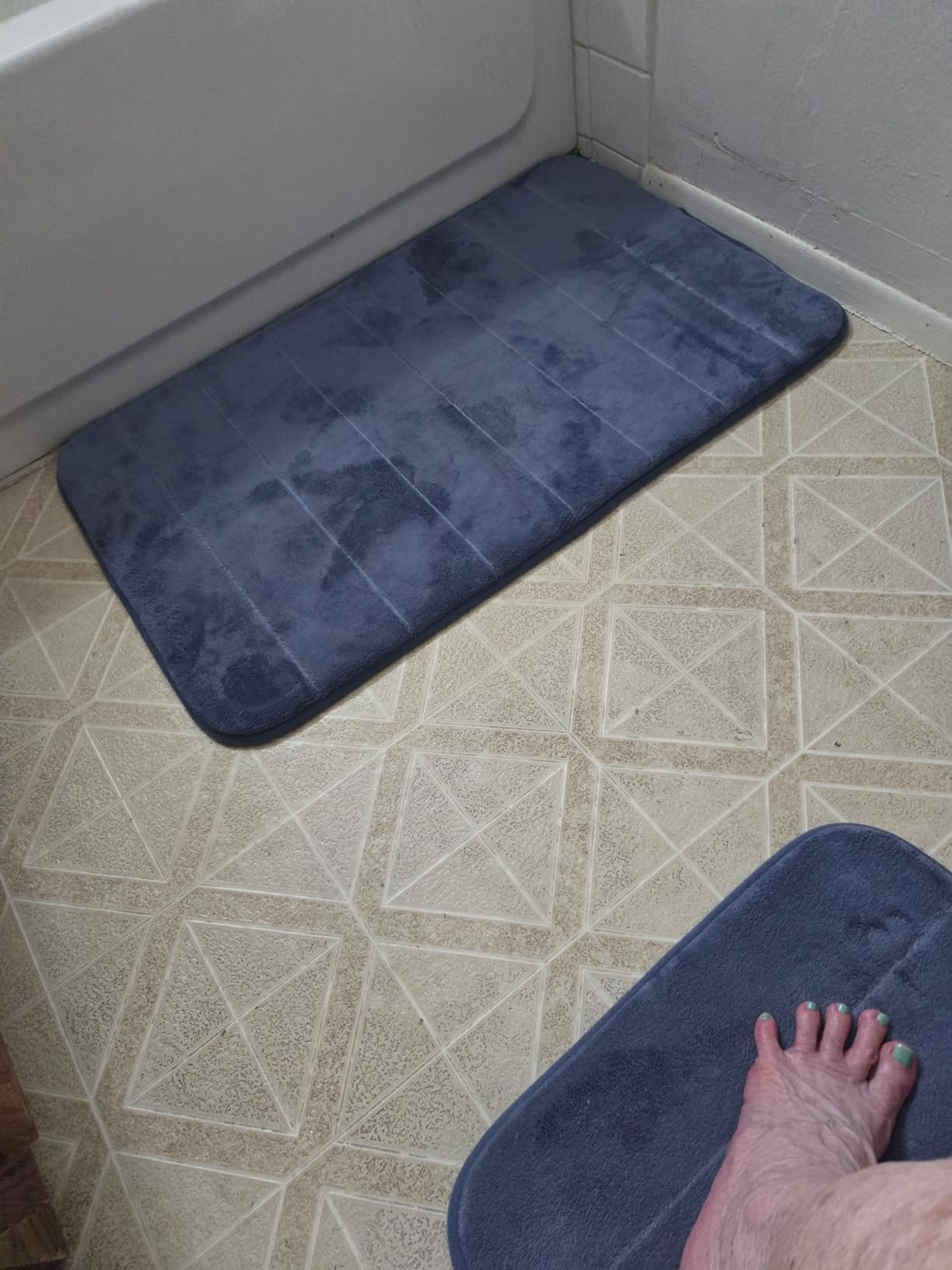 Yimobra Memory Foam Bathroom Rugs Sets 2 Piece - Super Soft Absorbent Quick Dry Bath Mat Set, Machine Washable Non Slip Floor Carpet for Tub Shower & Single Sink (17x24 & 31.5x20 Inch, Gray) customer photo 2