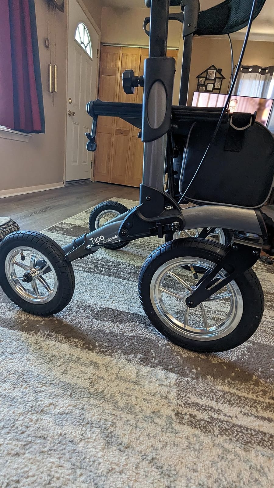 Comodità Tipo All Terrain Rolling Walker, Outdoor Wheeled Rollator with Extra Wide Seat and Brakes for Adults and Seniors, Easy Folding, 4 Wheel, Modena Red customer photo 2