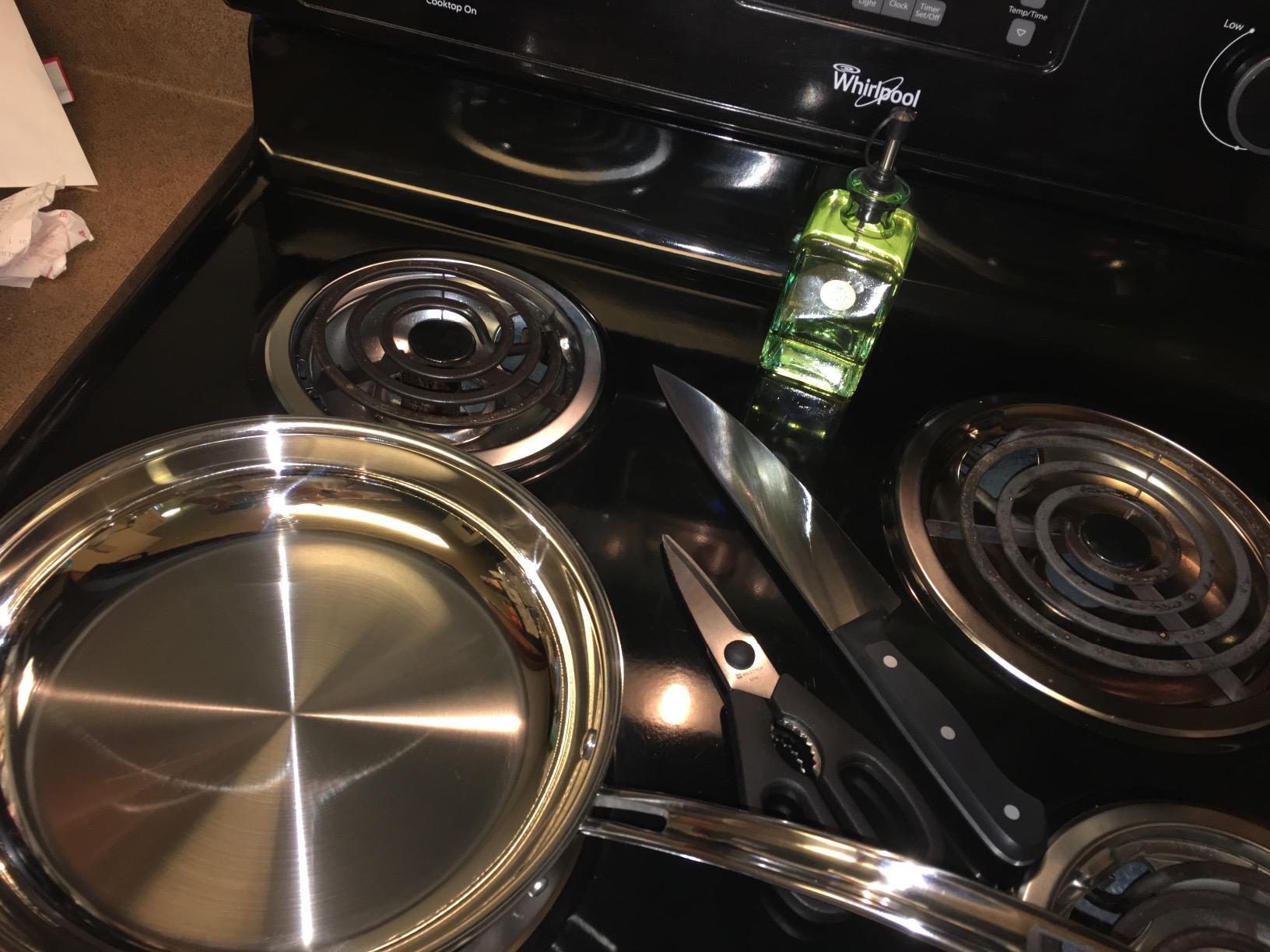 Cuisinart 15-Piece Cookware Set, MultiClad Pro Triple-Ply Stainless Steel Cookware Set, Heat Surround Technology, Cool Grip Stick Handles, Oven Safe up to 500F, MCPS-15N, Silver customer photo 1
