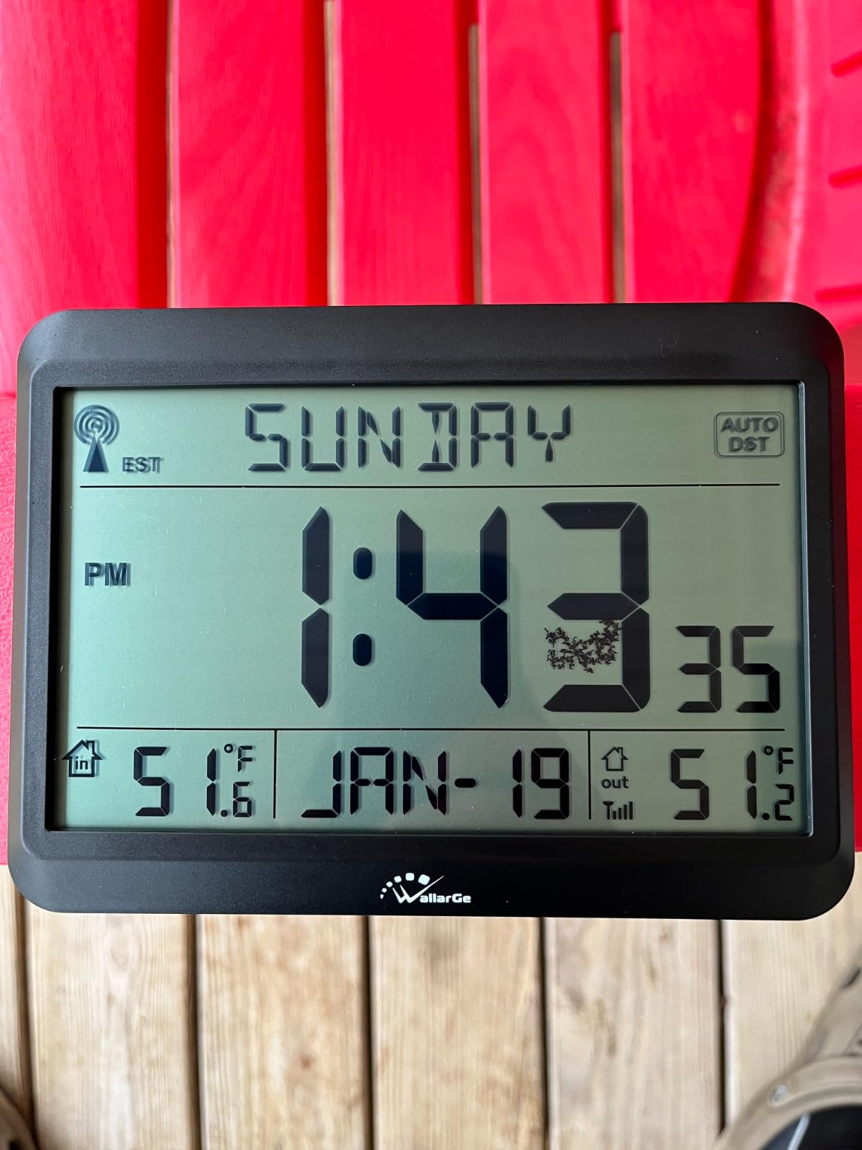 WallarGe Atomic Clock 12.5 Inch Self-Setting Digital Wall Clock customer photo 2