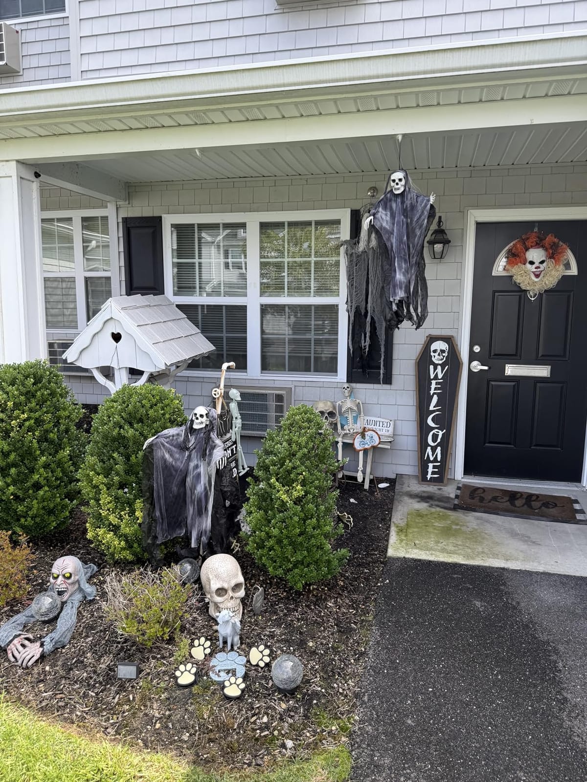 JOYIN Halloween Zombie Groundbreaker Outdoor Decoration, Zombie Groundbreaker with Light-up Eye and Creepy Sound (IR Sensor Activated) for Halloween Outside, Lawn, Graveyard Decor, Haunted House Props customer photo 1