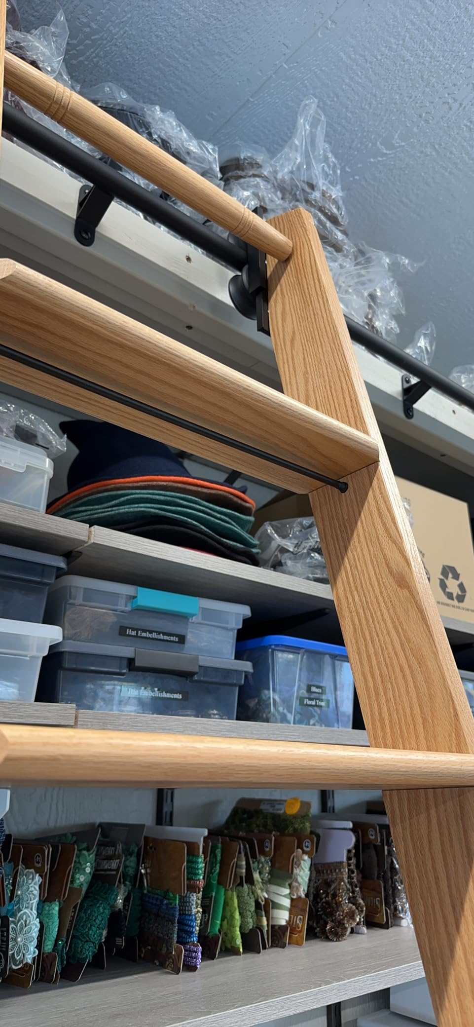 Quite Guide 9FT Library Ladder Kit, Red Oak customer photo 2