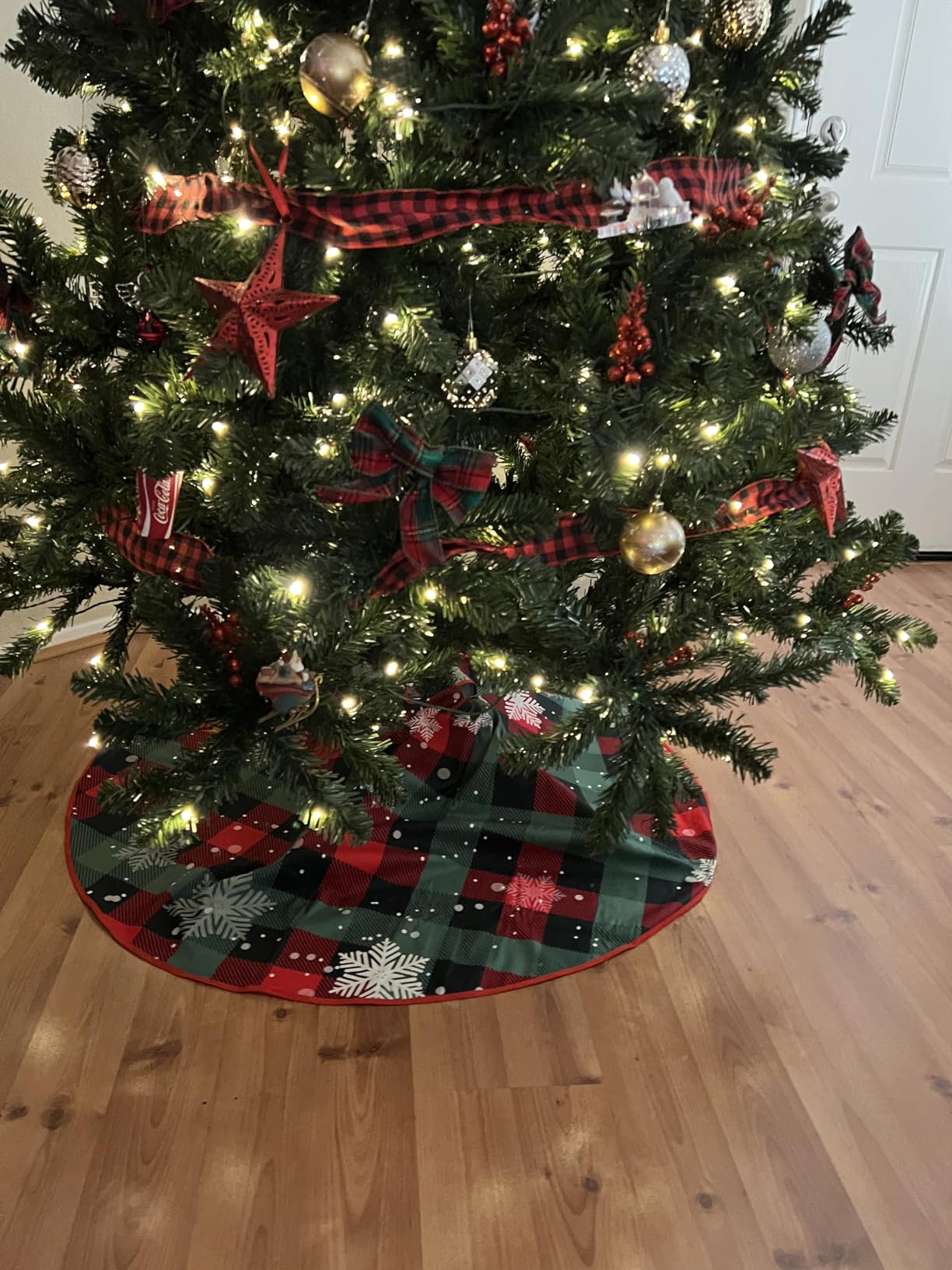 Christmas Tree Skirt Red Xmas Tree Ornaments for White Soft Plush Christmas Tree Mat with Snowy Pattern for Decorations Holiday Party 48 inches customer photo 2