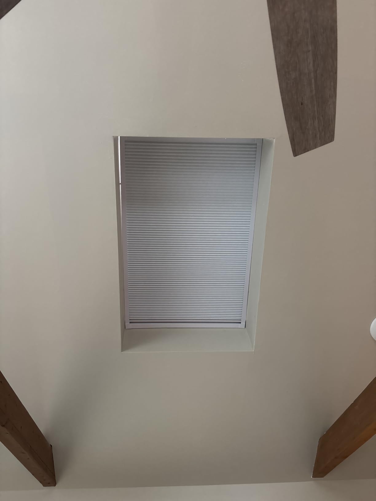 MaKefeile Skylight Shades Blinds SkylightS Cover Blackout Cellular Shades Cordless Skylight Shades for Ceiling Room Darkening Honeycomb Blinds Suitable Skylight an Room Windows,Custom Size White. customer photo 2