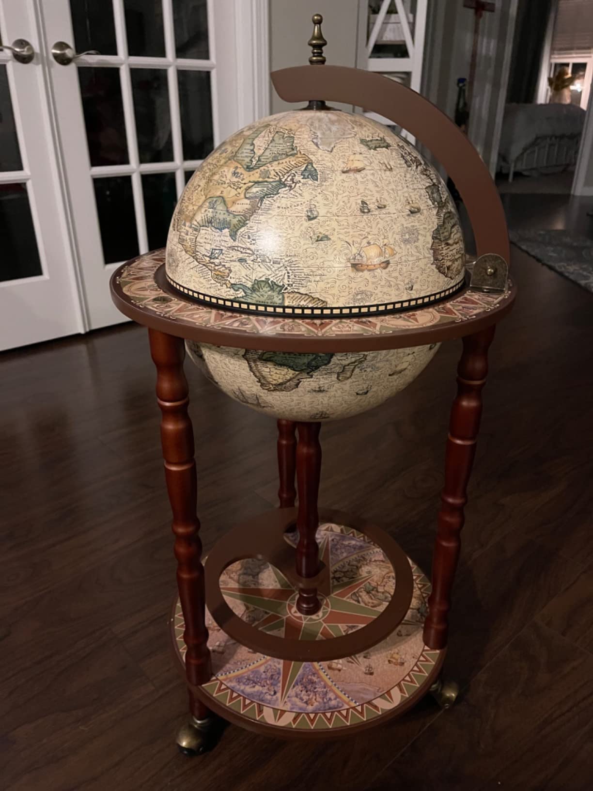 LDAILY Moccha 17’’ Globe Wood Wine Bar Stand, 16th Century Italian Replica Liquor Bottle Shelf w/Wheels, Wood Wine Cart Cabinet, Globe Wine Organizer for Spirits, Beverages Stemware (Creamy White) customer photo 1