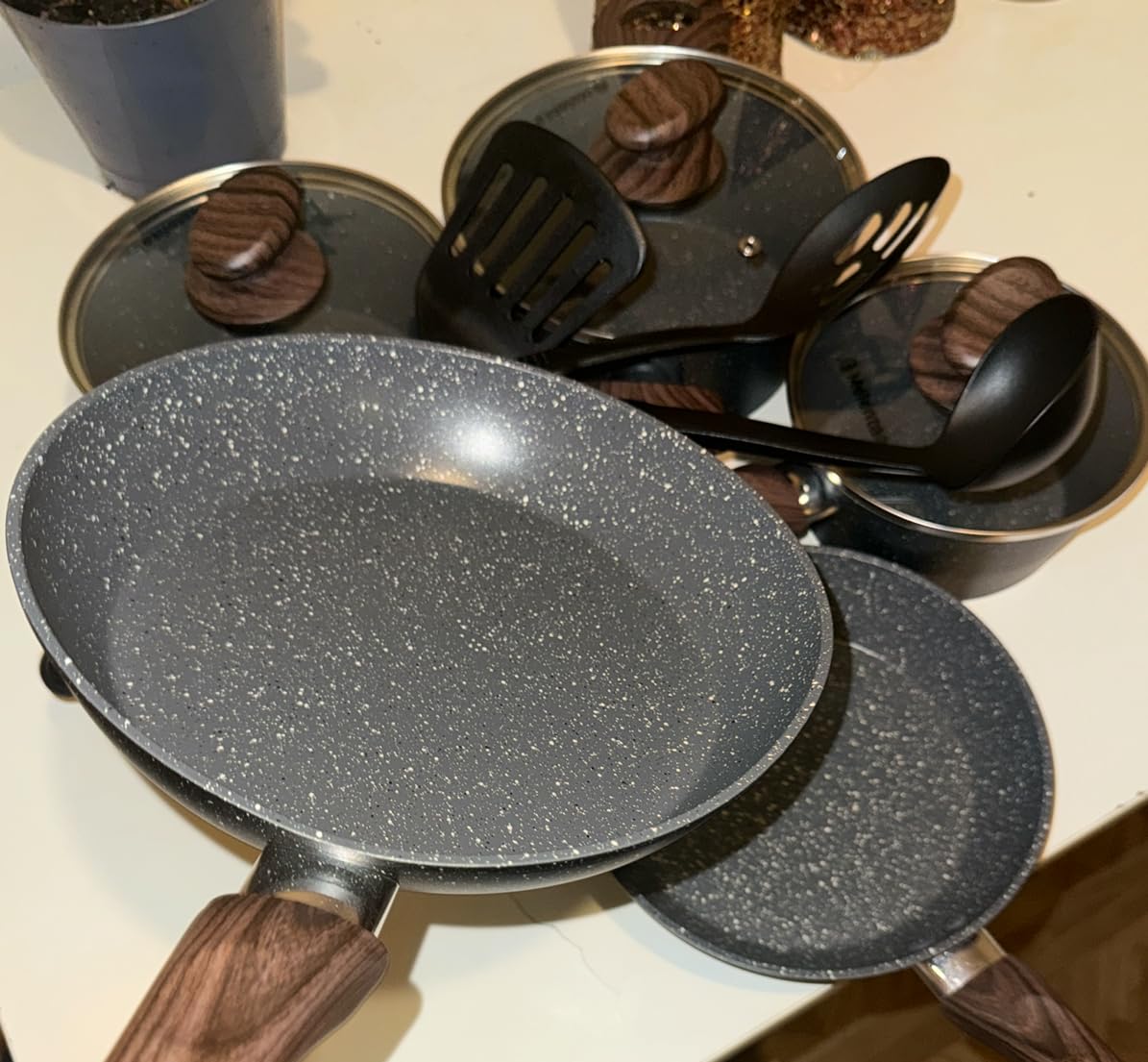 M MELENTA Pots and Pans Set Ultra Nonstick, Pre-Installed 11pcs Cookware Set Copper with Ceramic Coating, Stay cool handle & Nylon Kitchen Utensils, Gas/Induction Compatible, 100% PFOA Free customer photo 1