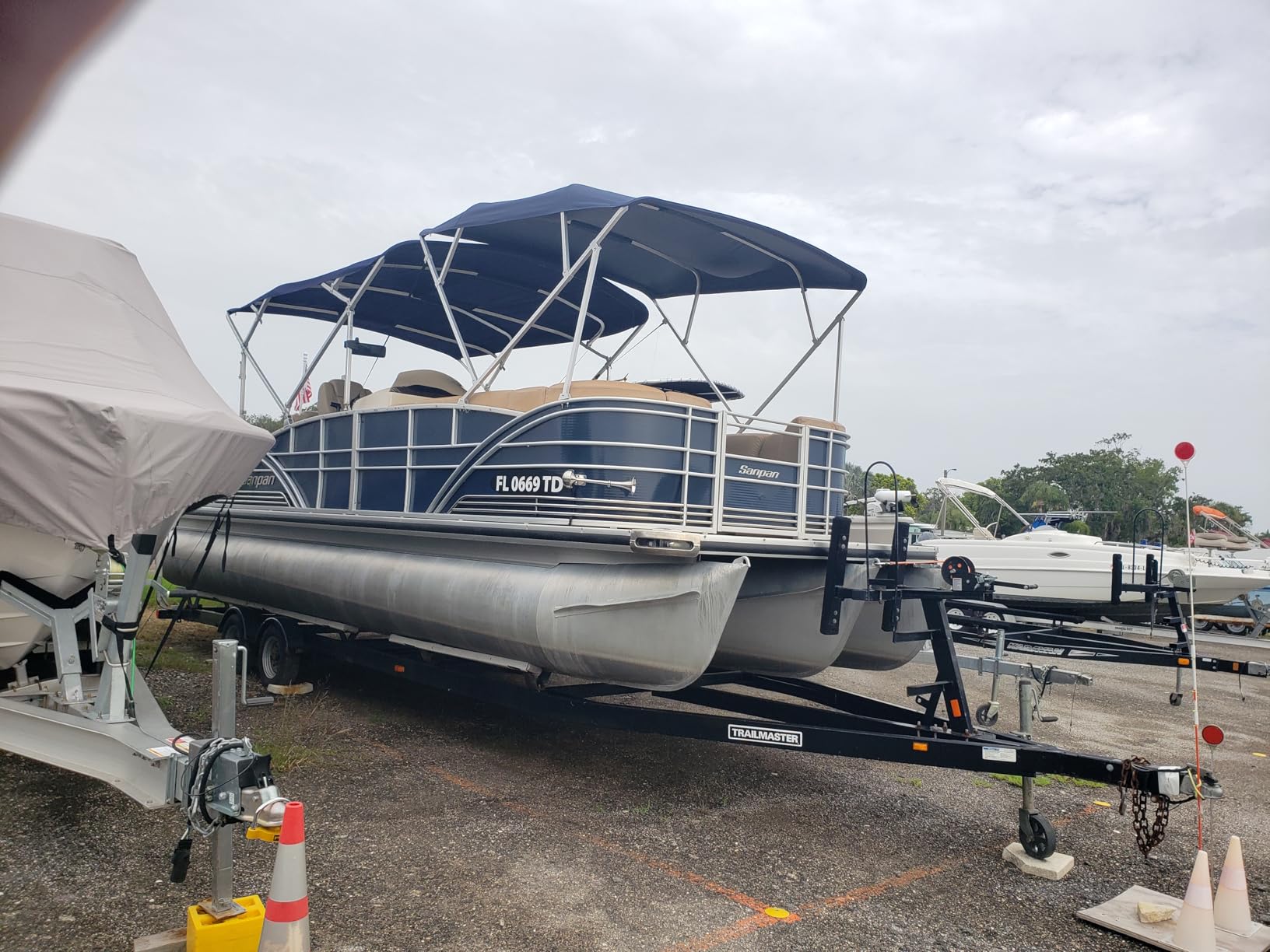 Savvycraft 4 Bow Bimini Top, 10 Feet Long Square Tube Bimini Top Set, Includes Marine Grade Canvas Cover, Storage Boot, Rear Poles with 1 Inch Aluminum Frame, Black, 4 Bow 120