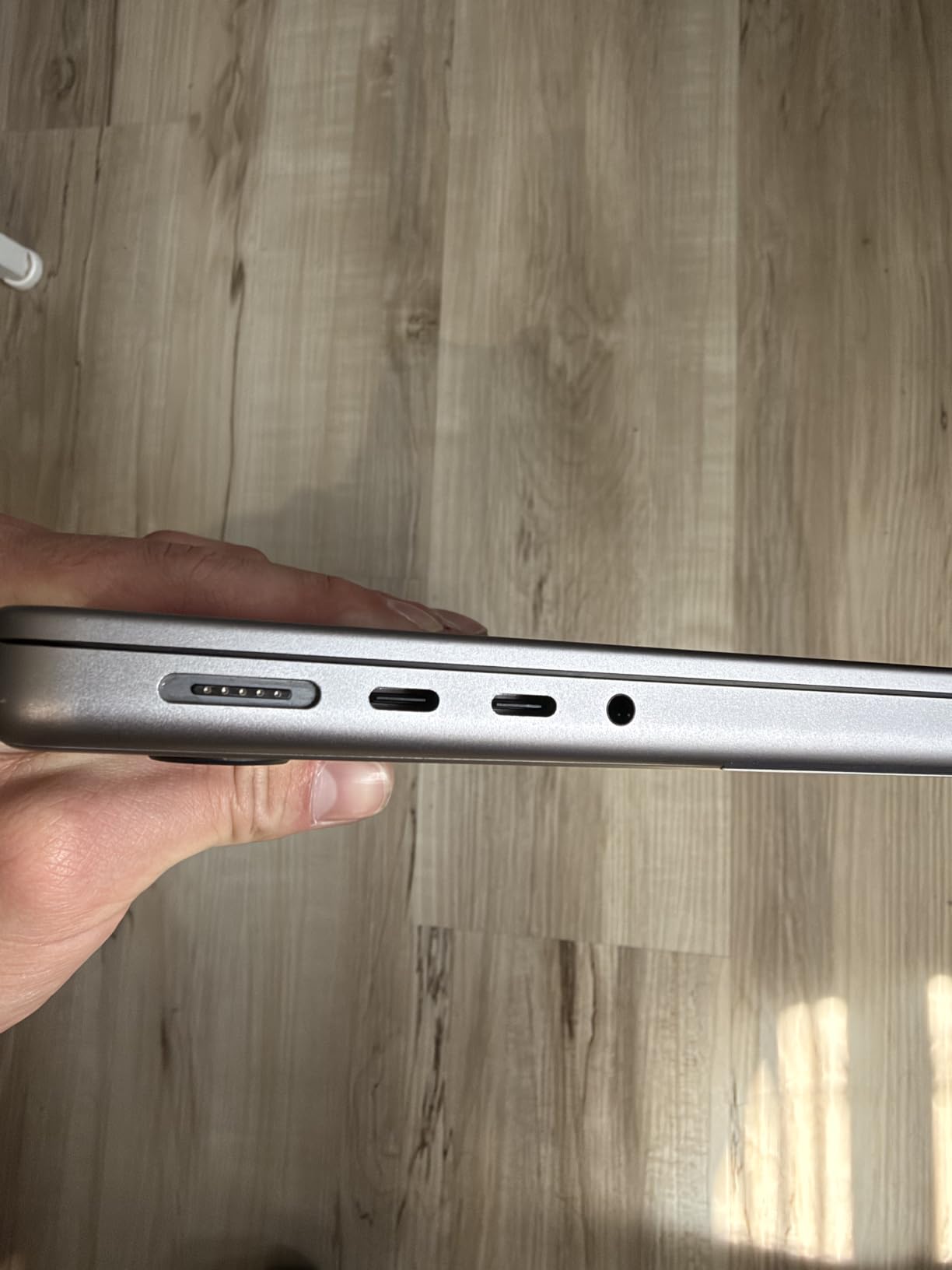 Apple MacBook Pro 2021 with Apple M1 Pro chip (14-inch, 16GB RAM, 512GB SSD) - Space Gray (Renewed) customer photo 2