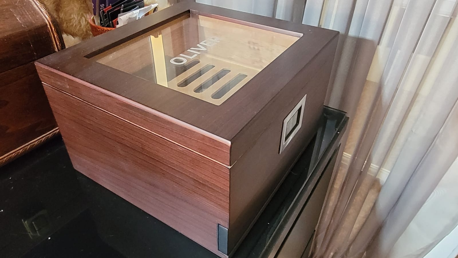 CASE ELEGANCE Belmont Glass Top Humidor - Brown, Holds 30-60 Cigars customer photo 1