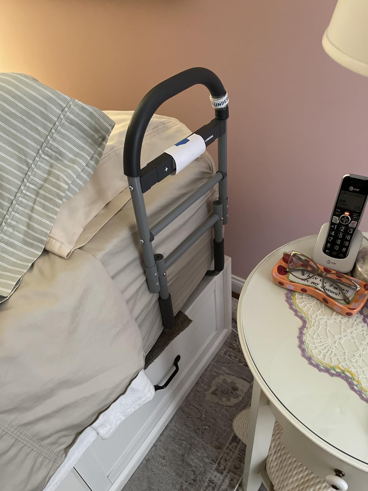 Lunderg Bed Assist Rail for Seniors with Motion Light & Non-Slip Grab Bar customer photo 2