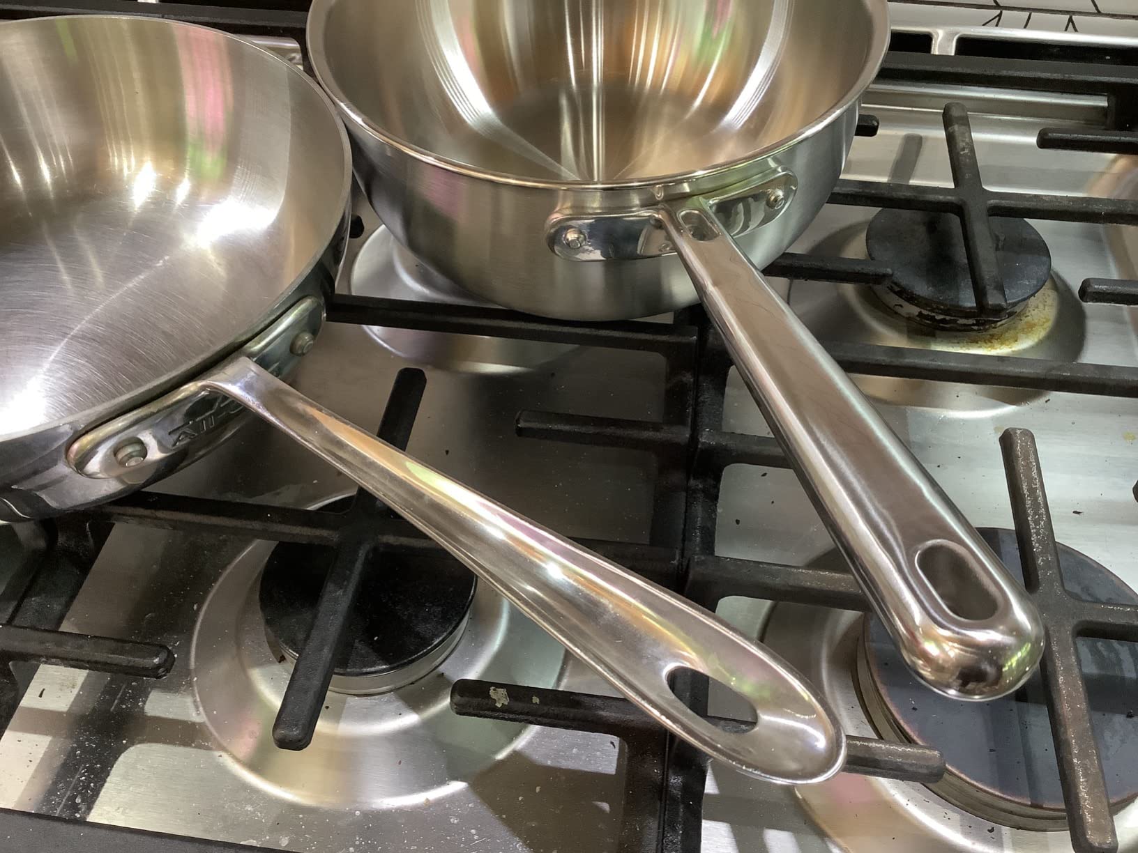Misen 5-Ply Stainless Steel Saucier with Lid– Induction-Compatible Pan with Curved Sides for Smooth Stirring - Oven Safe to 800F – Even Heat Distribution & Ergonomic Handle - 3 QT customer photo 1