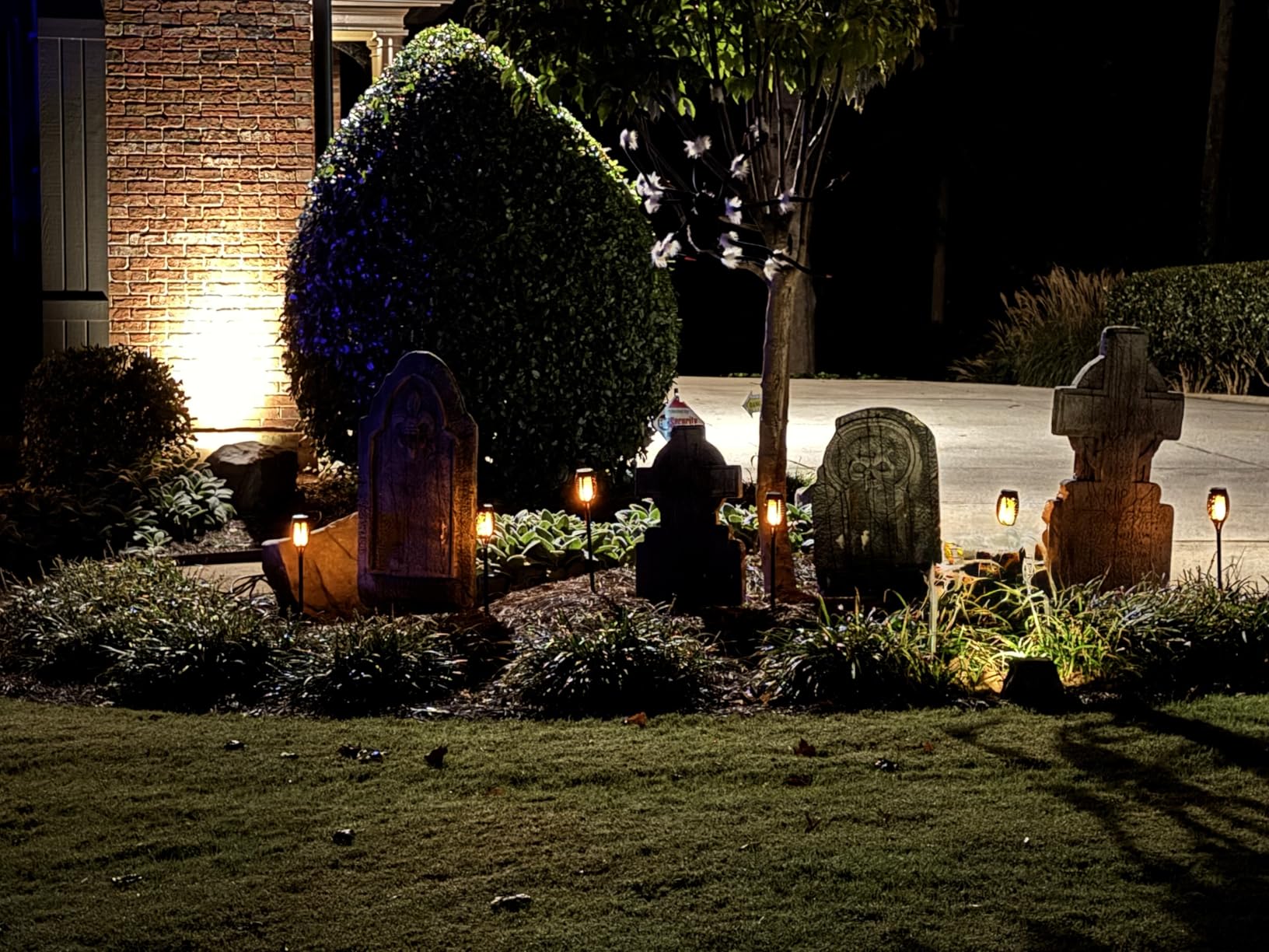 IkeeRuic Solar Torch Light with Flickering Flame for Halloween Decorations customer photo 1