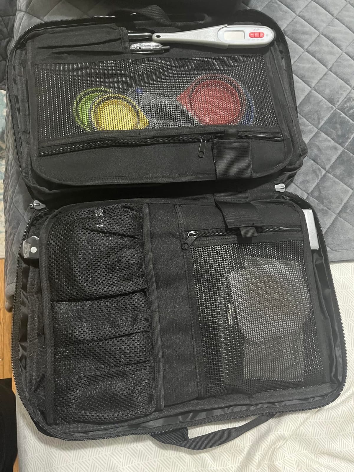 samdew Knife Storage Bag with Lockhole & 20+ Slots, up to 17.5 In, Bag Only customer photo 1