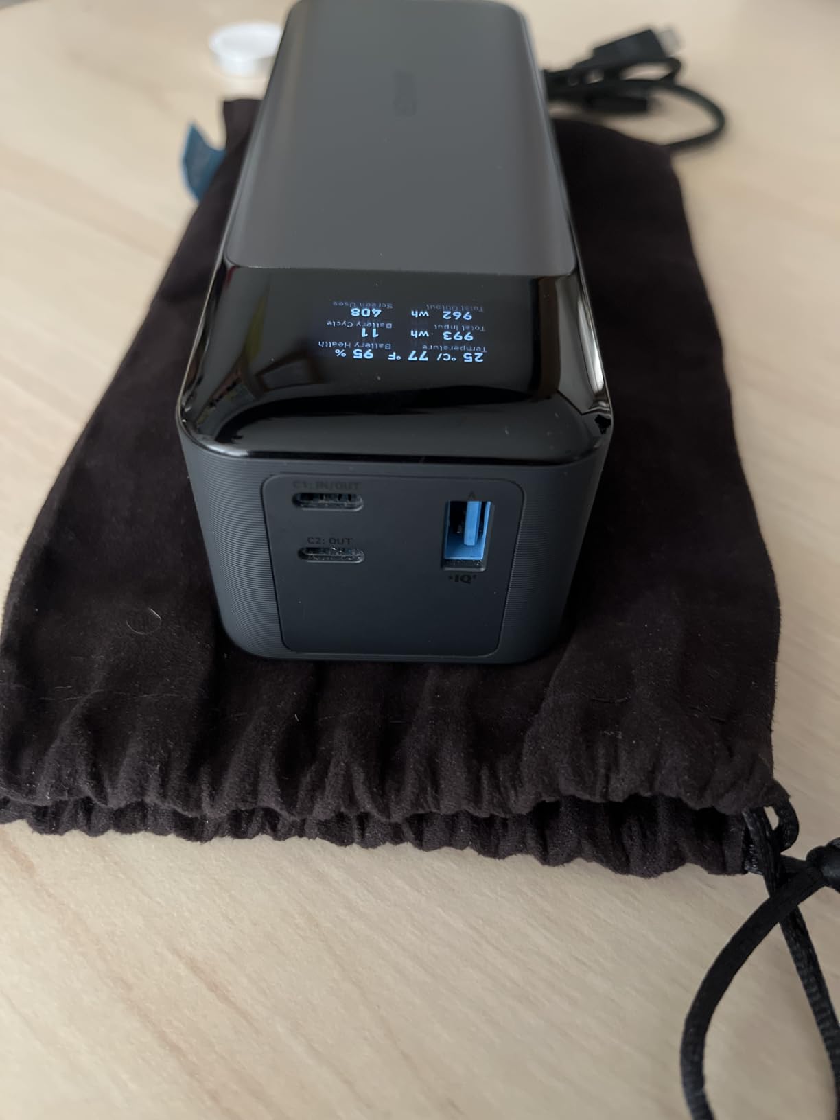 Anker 737 Power Bank, 140W 24,000mAh 3-Port Laptop Charger, Smart Display customer photo 2