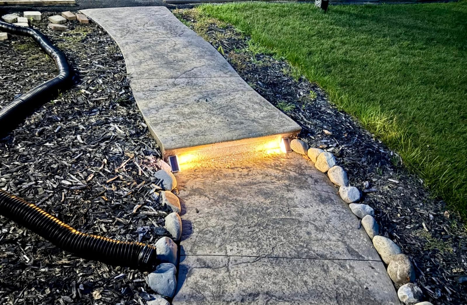 LED Solar Step Lights Waterproof Outdoor Stair Lights, Solar Deck Lights Outdoor Decor IP67 Solar Decoration Lights for Yard, Patio, Garden, Walkways, Front Door, Pathway, Driveway, Porch 6 Pack customer photo 2