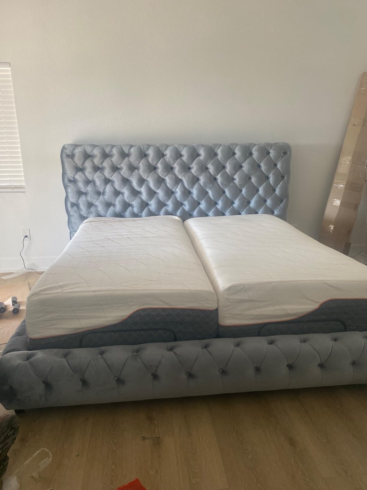 Split King Adjustable Bed Frame with Mattress - 14” Luxury Hybrid Mattress customer photo 2