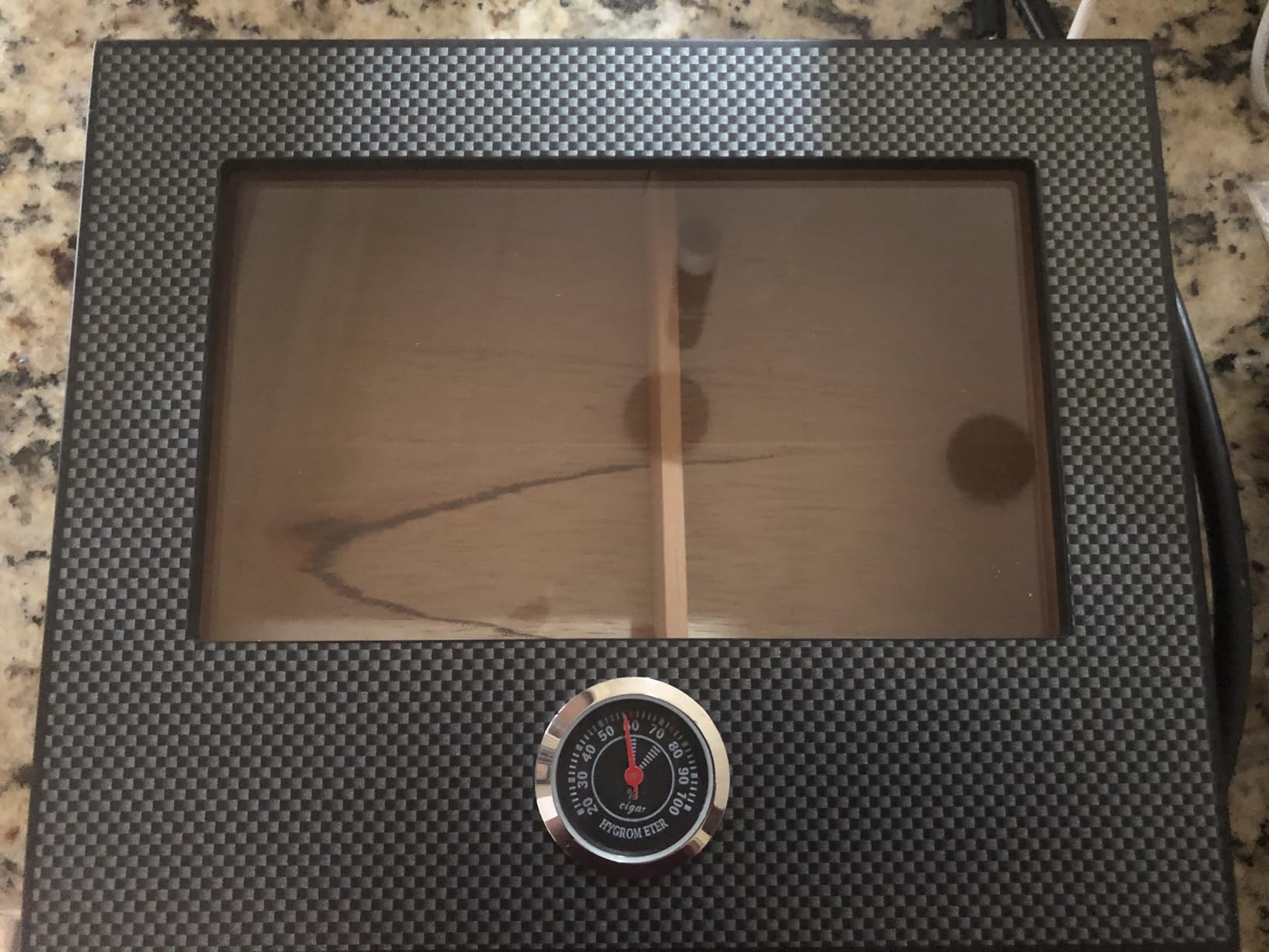 XIFEI Cigar Humidor, Glass Top Carbon Fiber Texture with Digital Hygrometer, Including Cigar humidifier, Divider, Cedar Wood Humidor Box, Holds 25-35 Cigars (9IN*7.5 * 2.8) customer photo 2