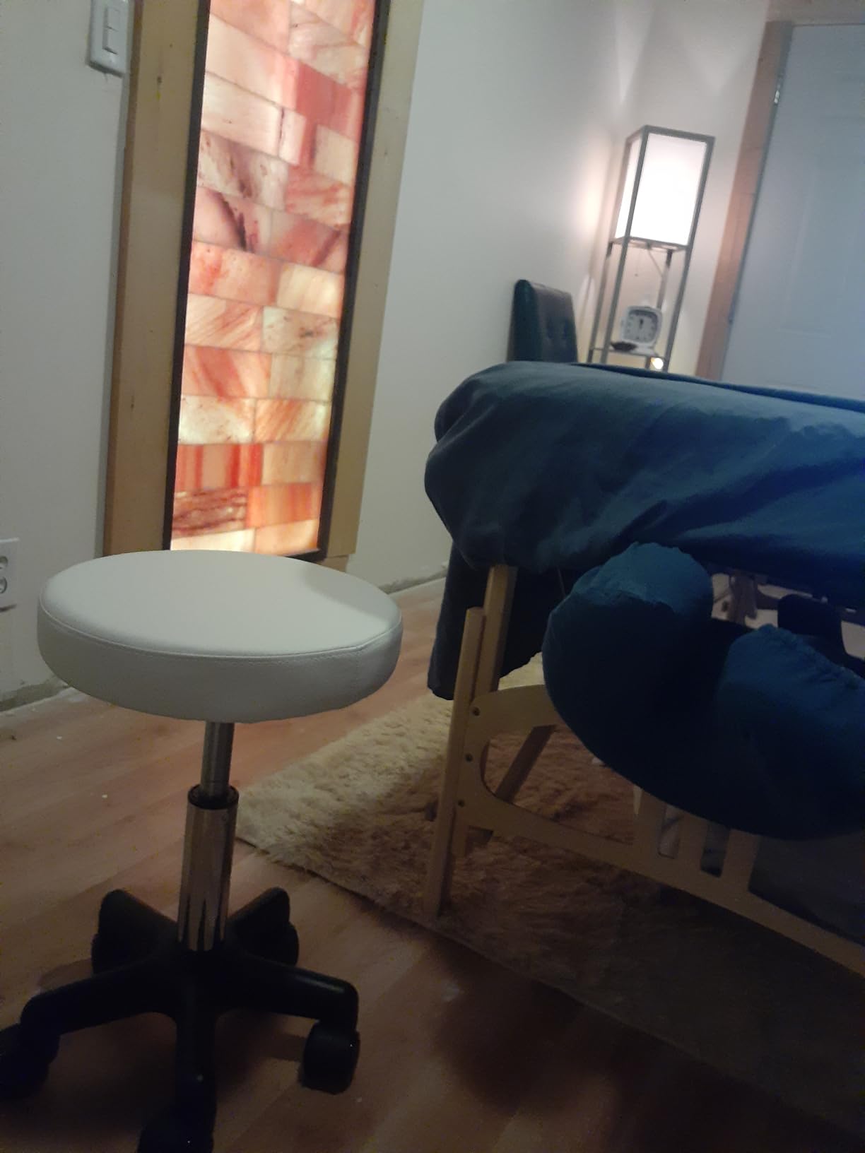 FURWOO Round Rolling Stool Height Adjustable Stool with Wheels for Spa Salon Massage Black customer photo 1